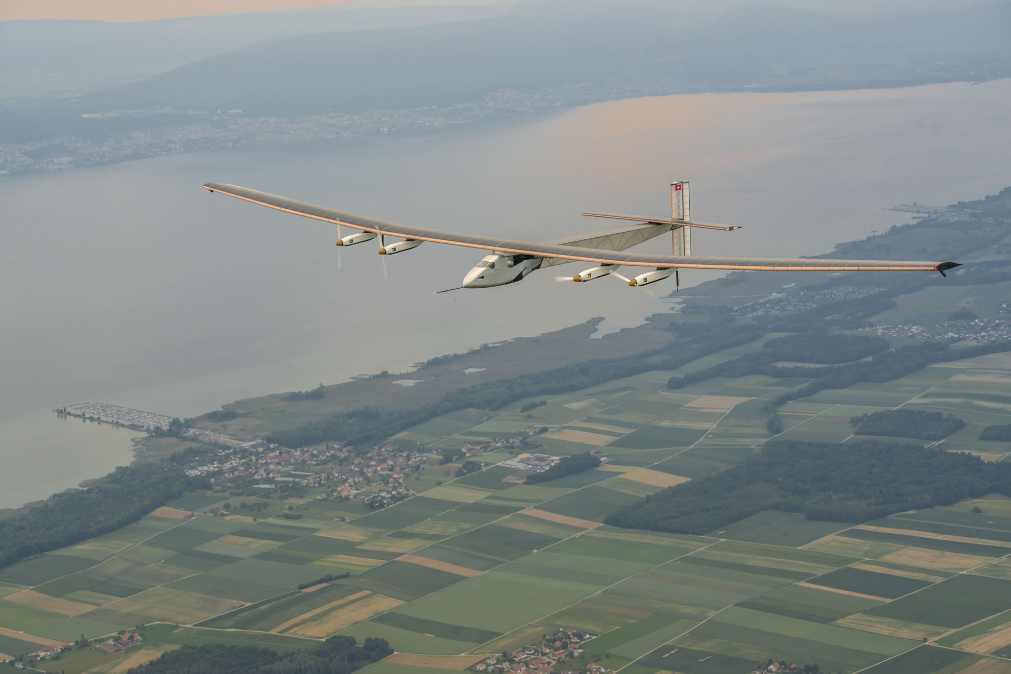 Гимнаст на воздушной мачте. Solar impulse самолет. 24. Solar impulse 2. Групповой пилотаж.