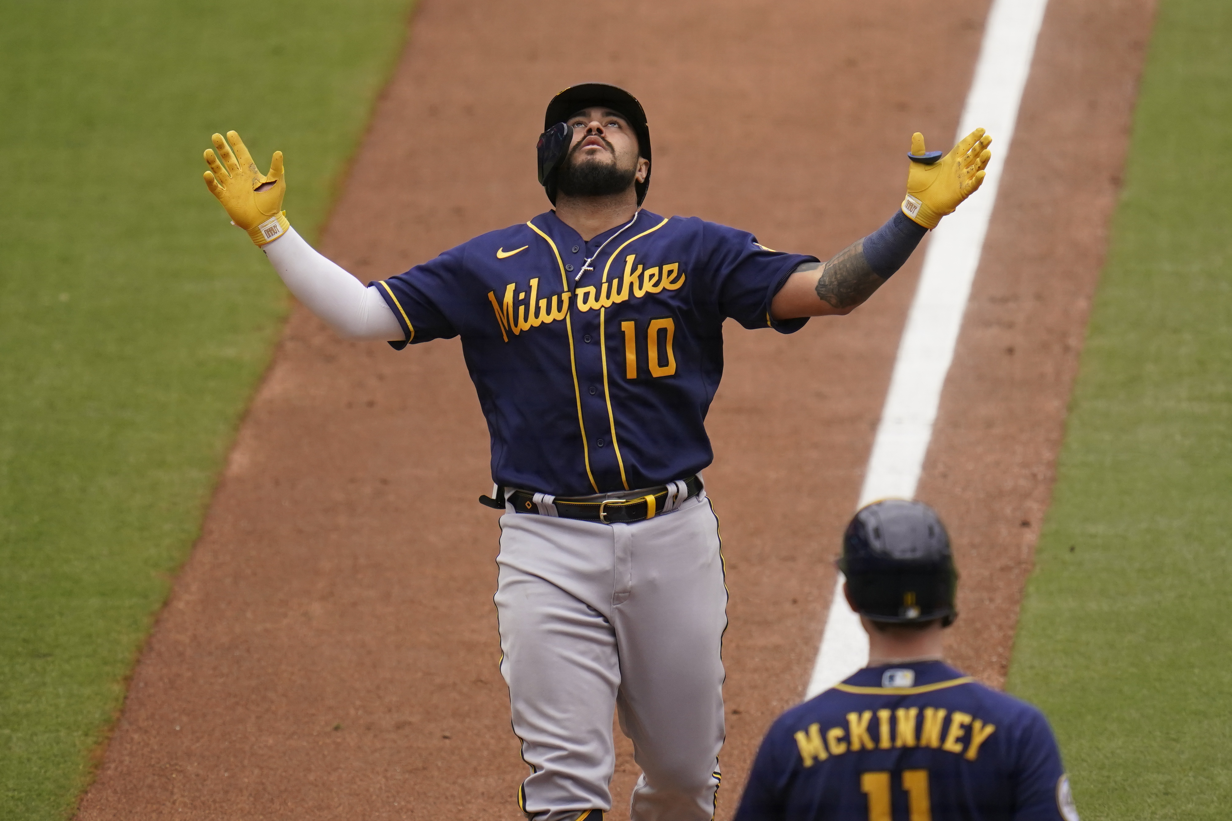 Milwaukee, WI, USA. 2nd Apr, 2018. Milwaukee Brewers manager Craig