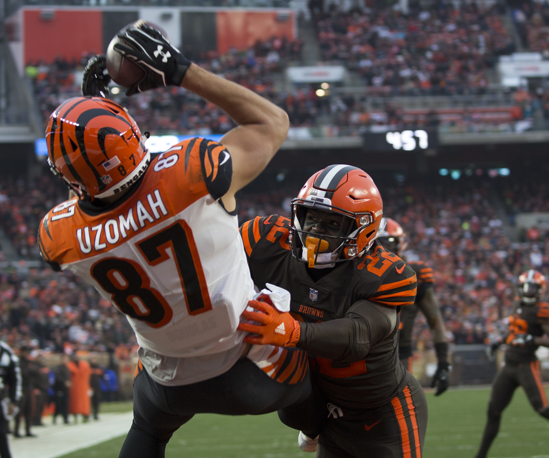 PHOTOS: Browns hold off Bengals for season sweep, 26-18