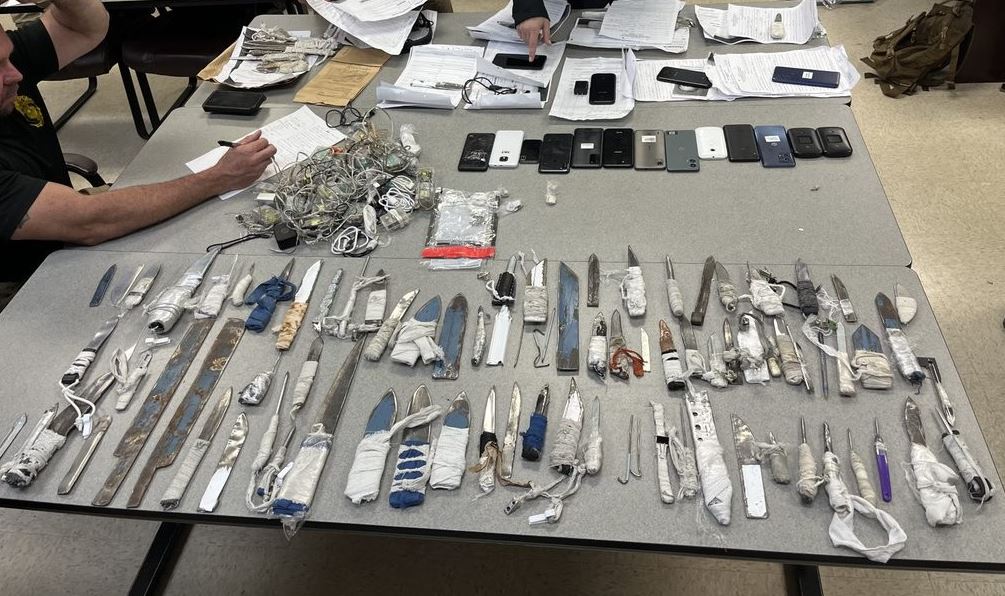 洋楽 Midwest Connect Records Crime Scene Who is Jamel McGriff? Manhunt underway for suspect in Queens