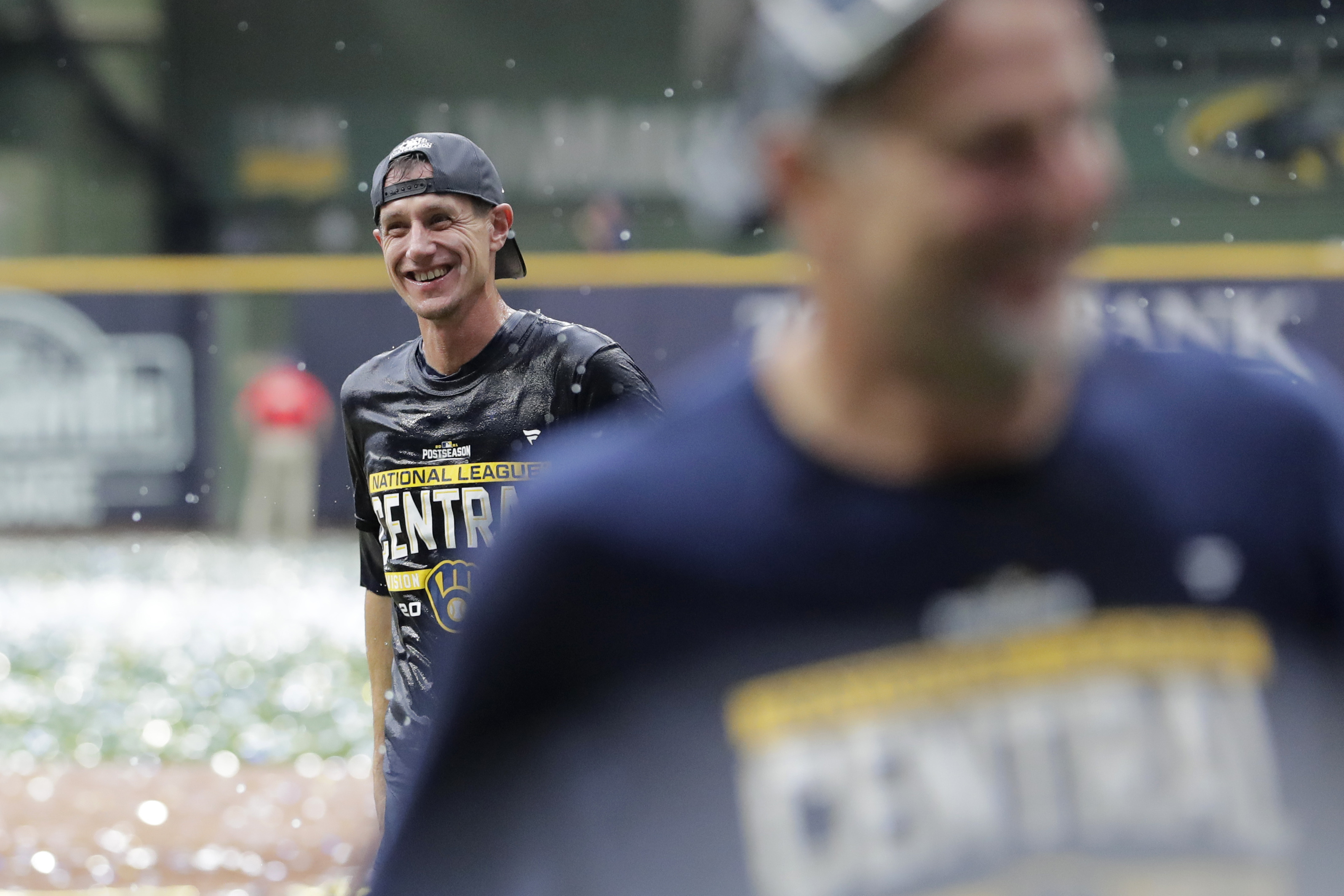 Bullpen issues provide one more test for Brewers' Counsell