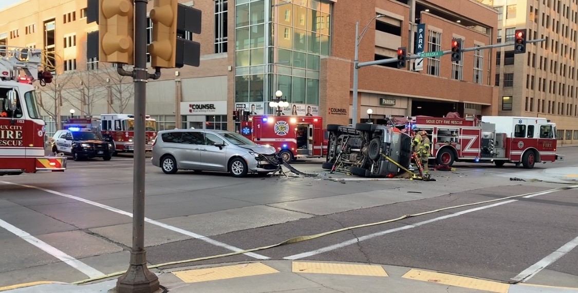 Two vehicle accident in downtown Sioux City sends one person to