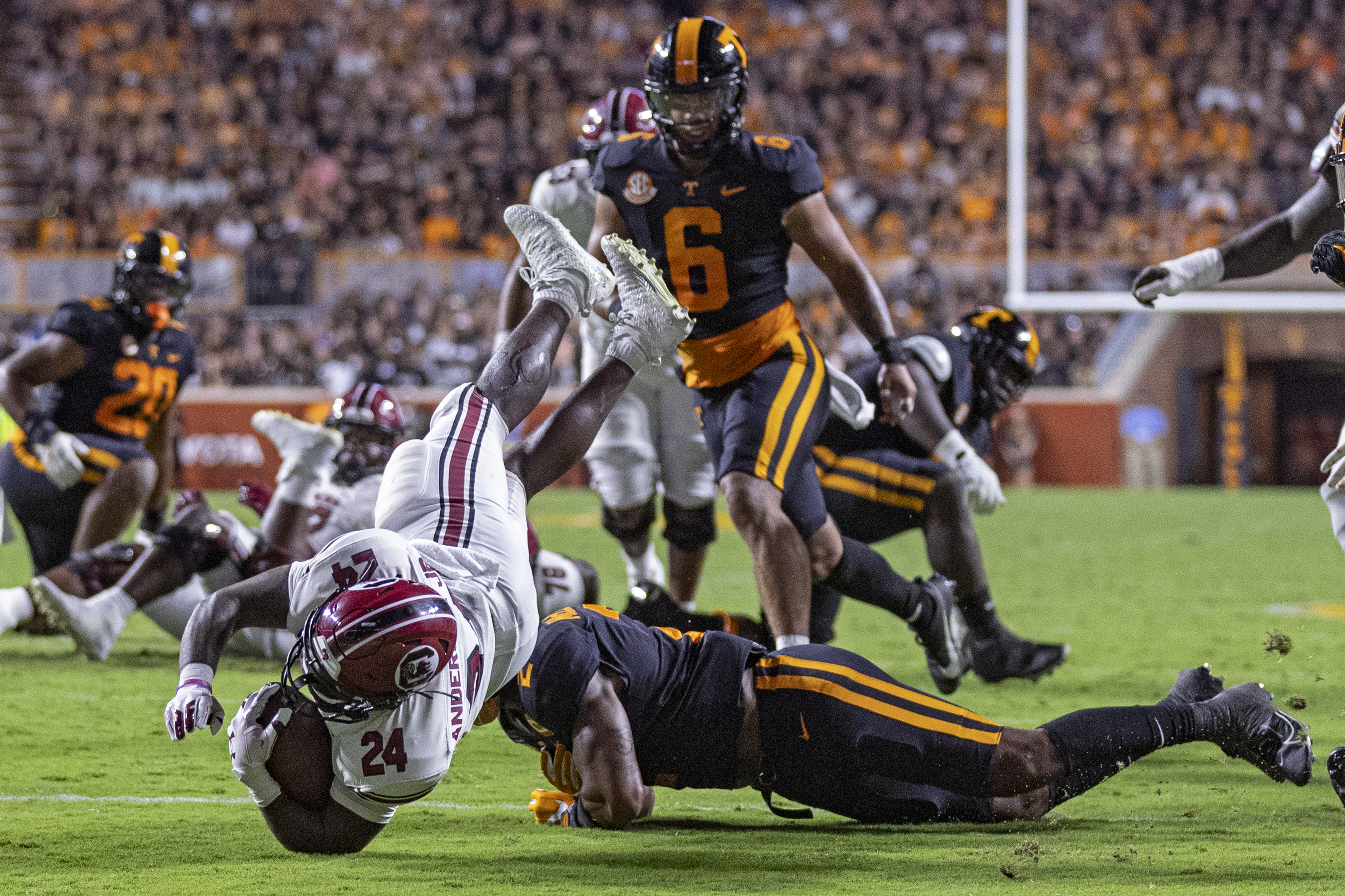 Gamecocks and Vols to Meet Under the Lights in Knoxville