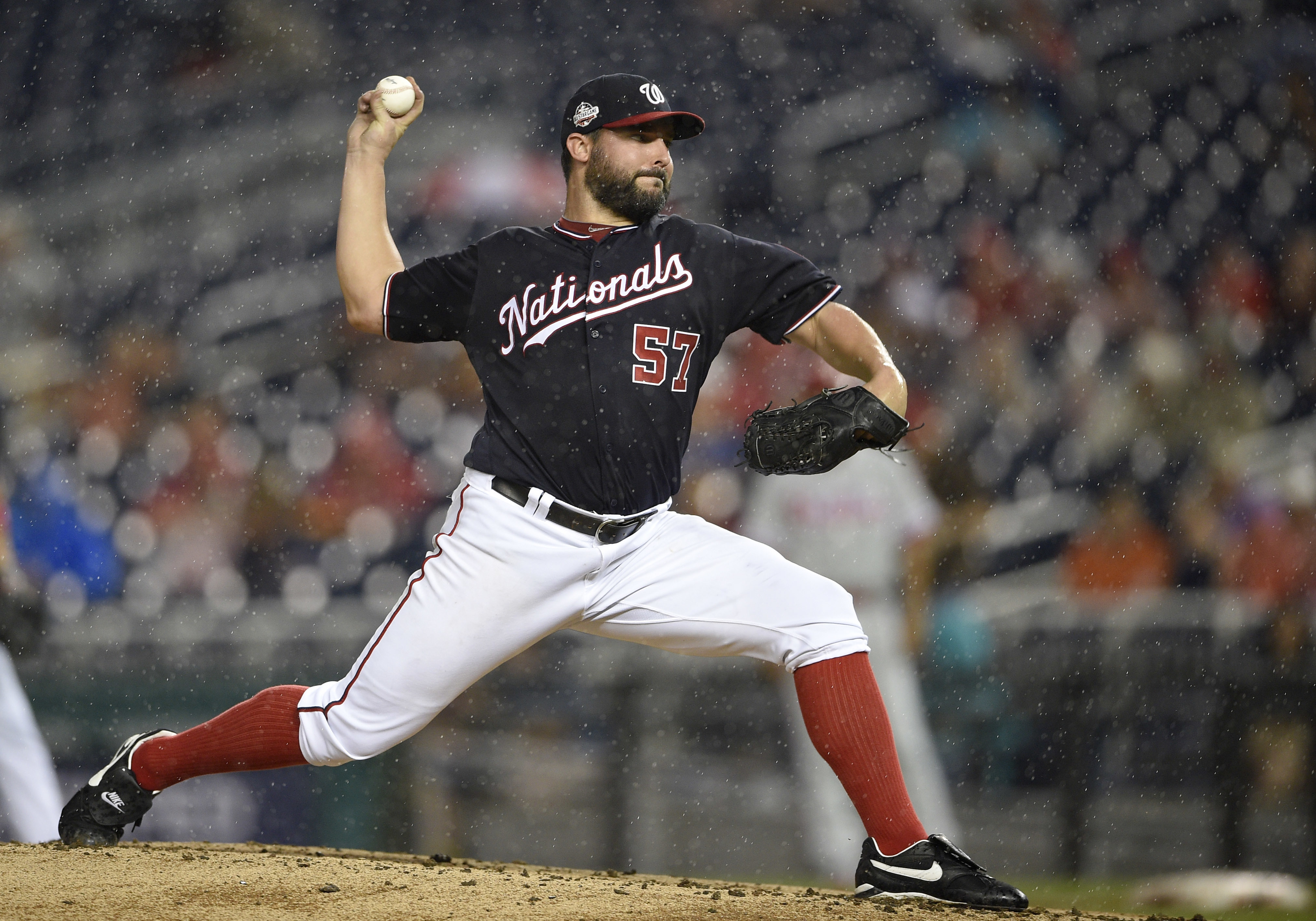 Reds beef up rotation, acquire Tanner Roark in trade with Nationals