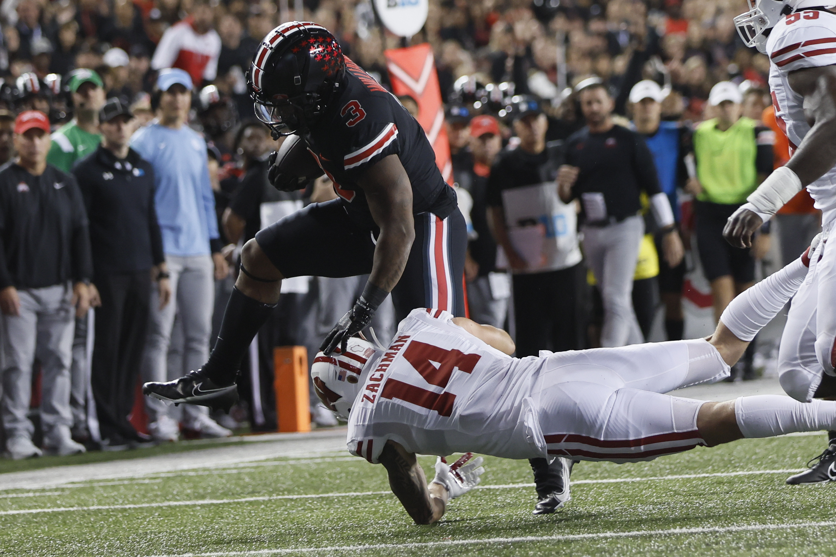 Ohio State Buckeyes dominate Wisconsin early in 52-21 win