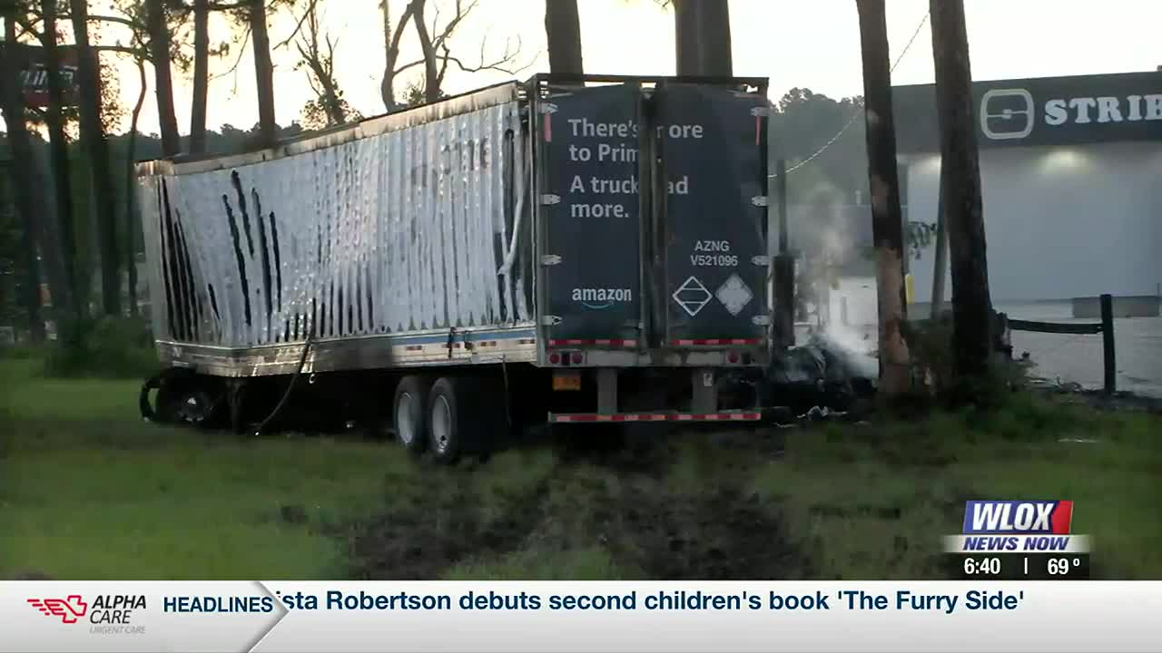 Two 18 Wheelers Burn On I 10 Backing Up Traffic