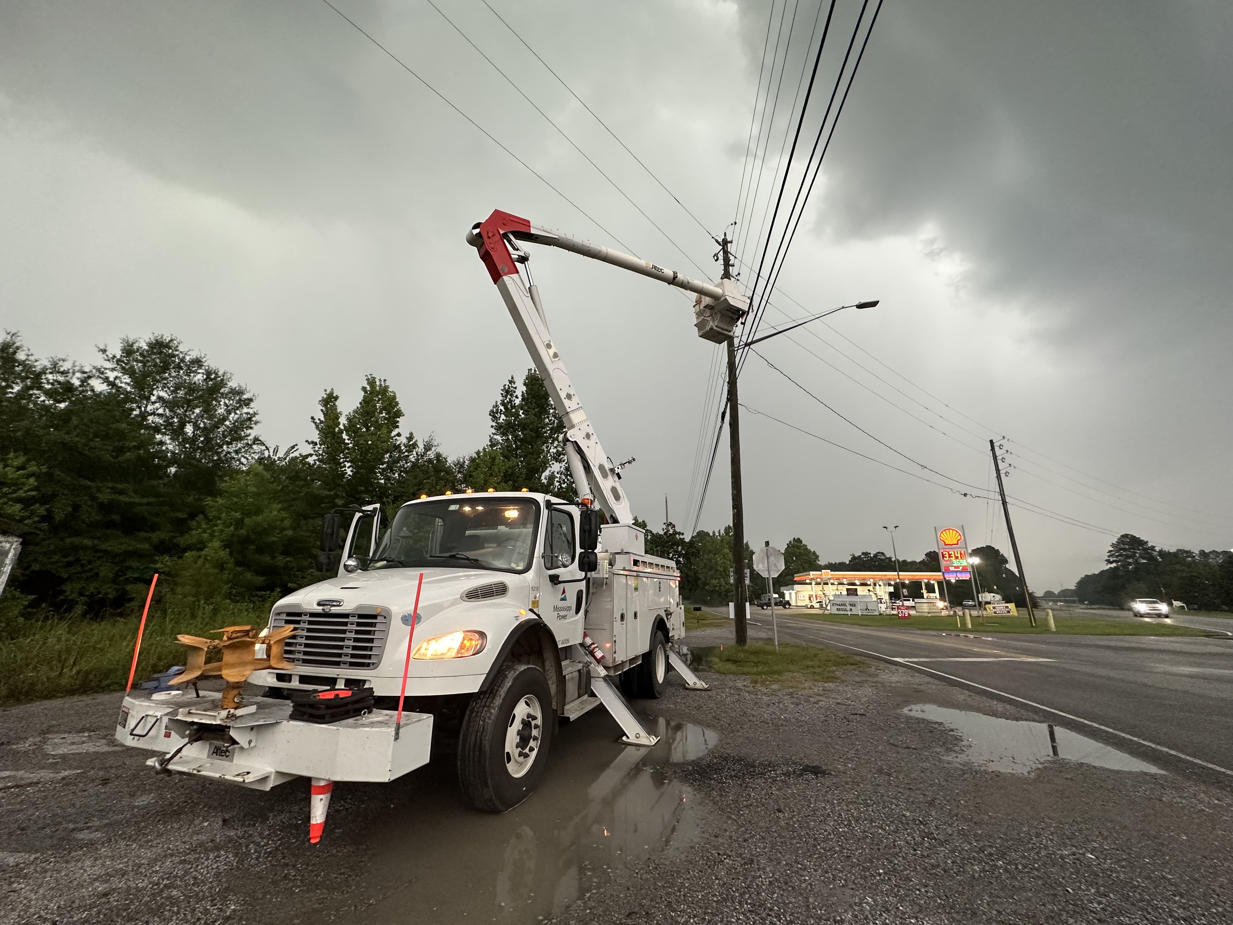 Pine Belt power companies restore power after fast-moving Sunday storm