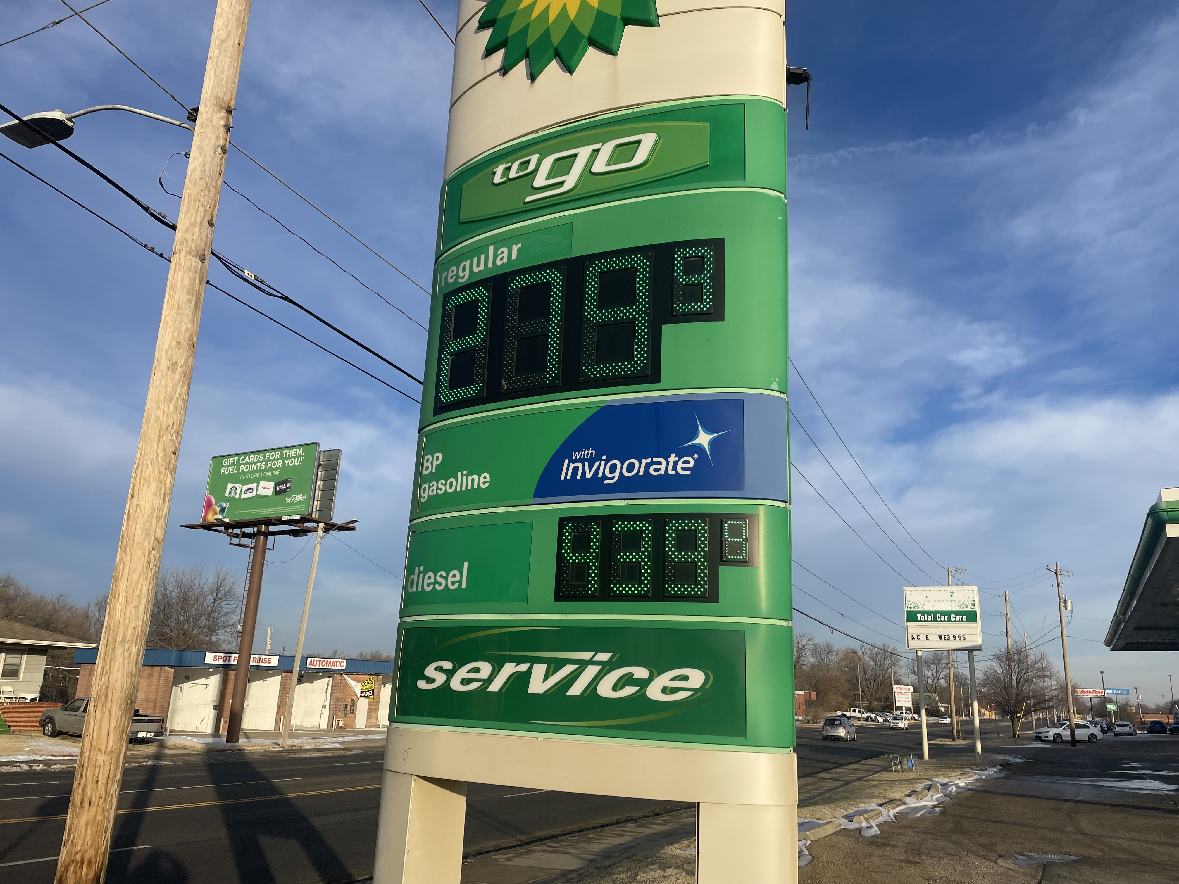 Gas prices up slightly Wednesday in Kansas and nationwide