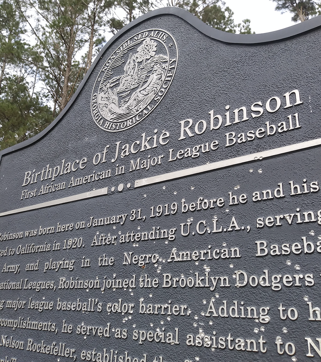 Jackie Robinson statue defaced