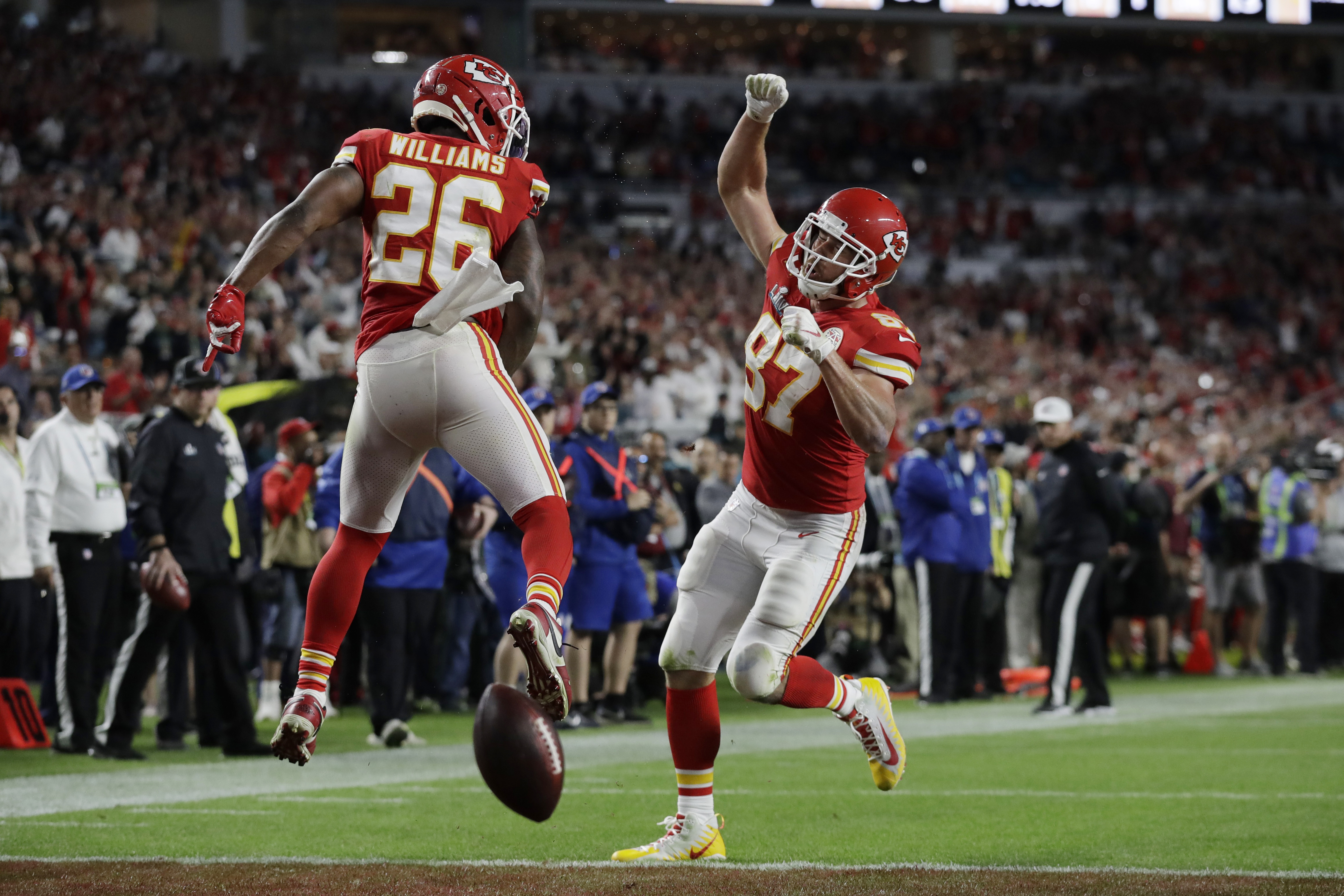 Super Bowl 54: Kansas City Chiefs rally from behind to beat the San  Francisco 49ers, 31-20 - ABC7 San Francisco