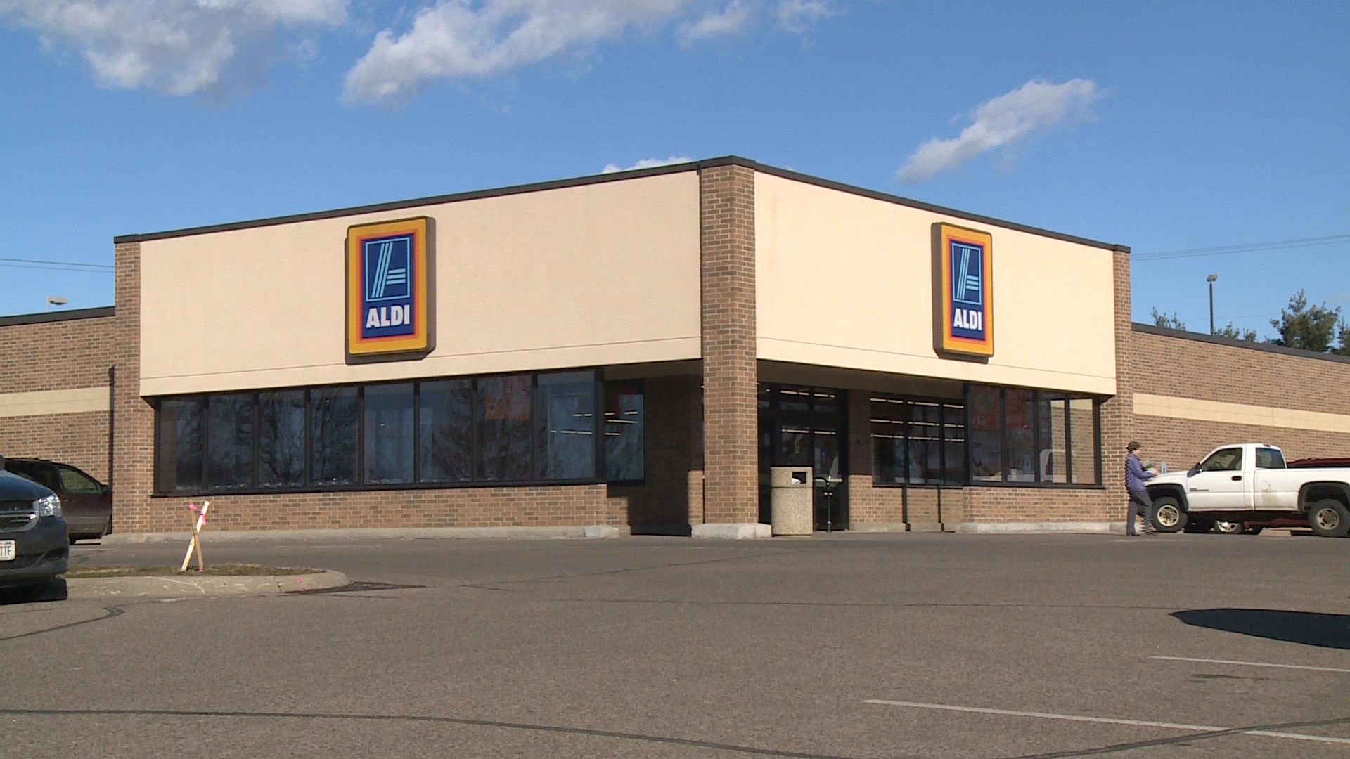 Three area Aldi locations to get facelift