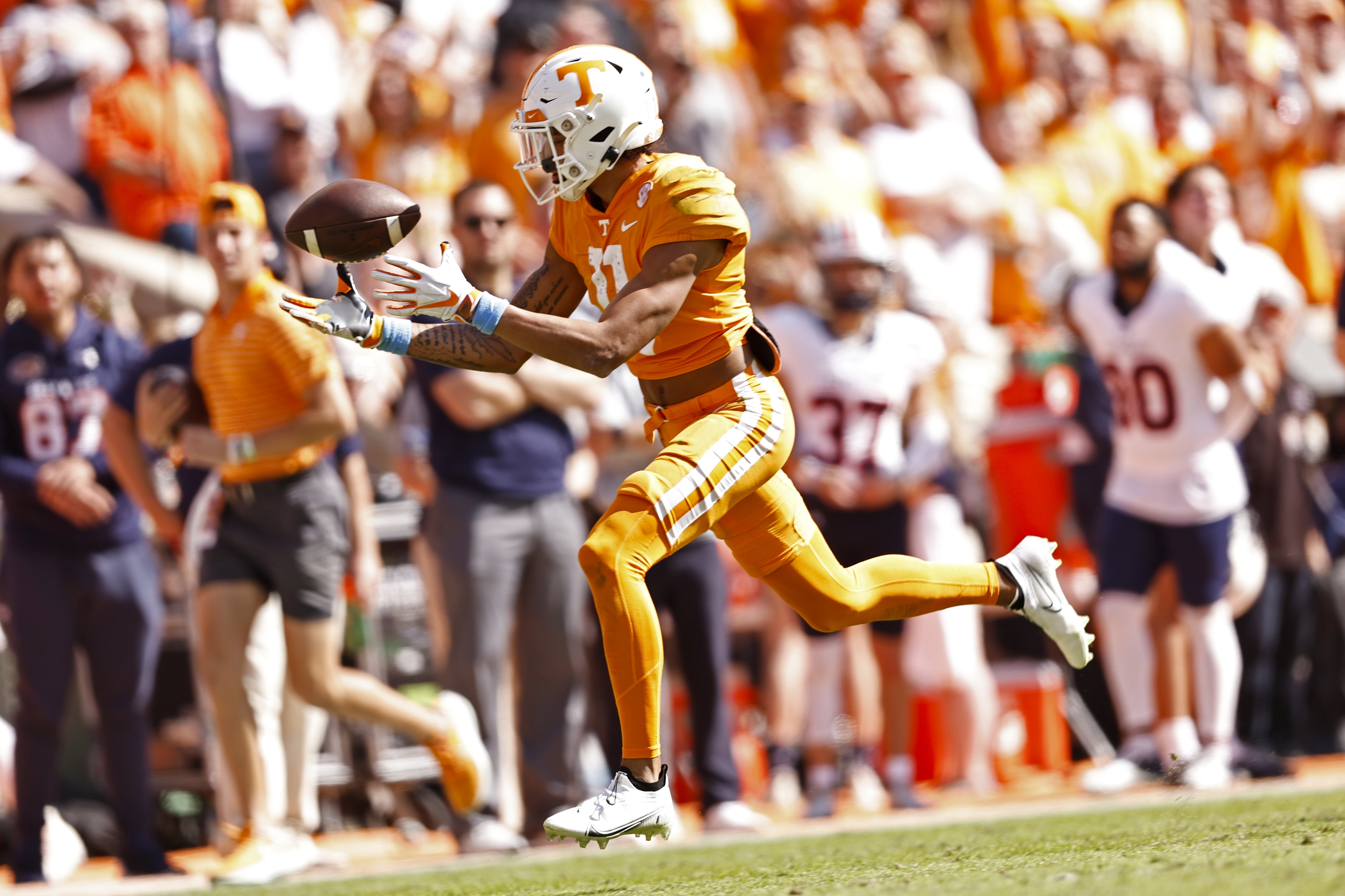 Tennessee's Jalin Hyatt receives the 2022 Biletnikoff Award