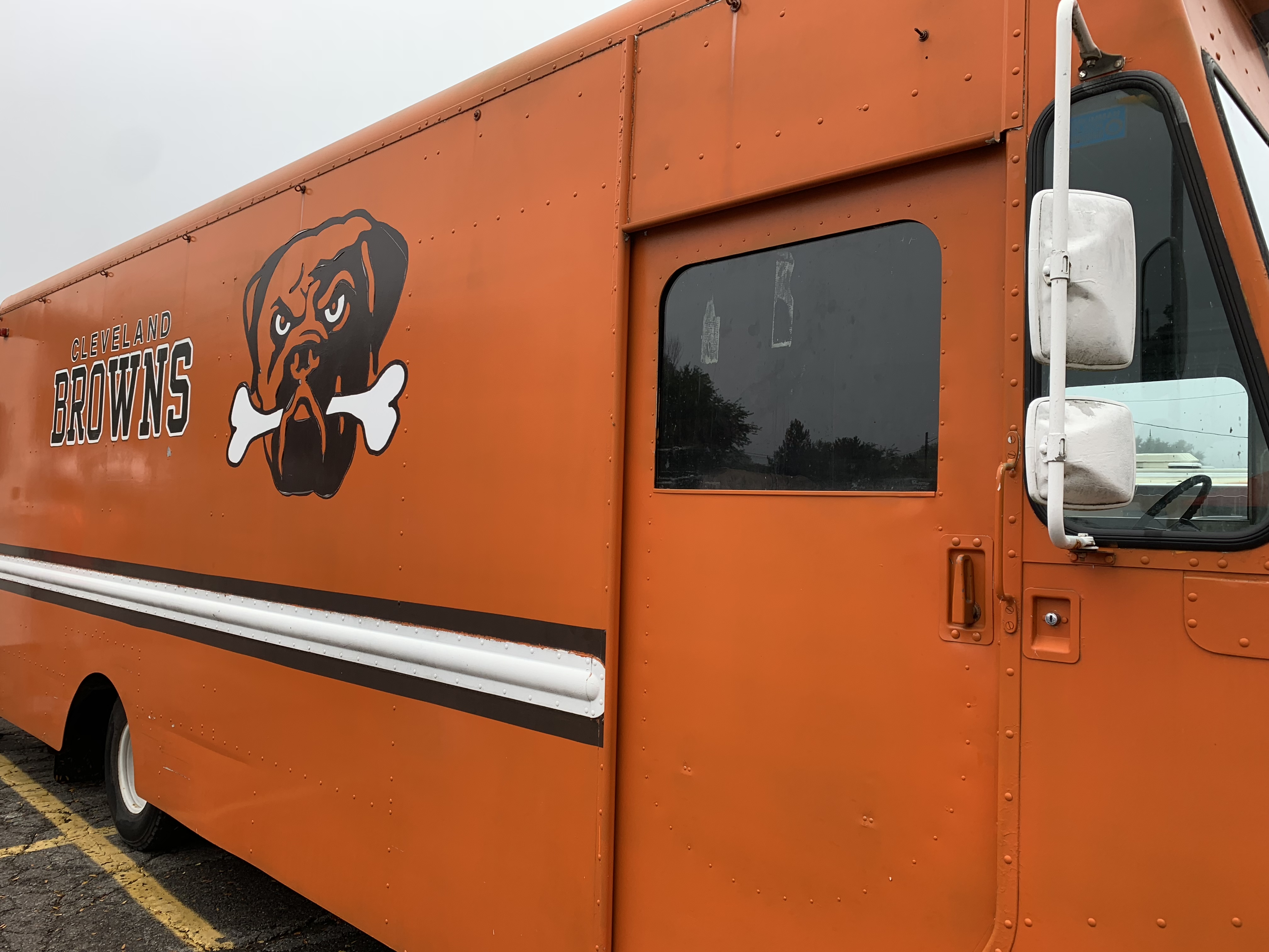 Cleveland #Browns bus ready for a #tailgate! Thanks @afritekt  #SuperTailgate #tailgate #tailgating #win #letsgo #gameday #tra…