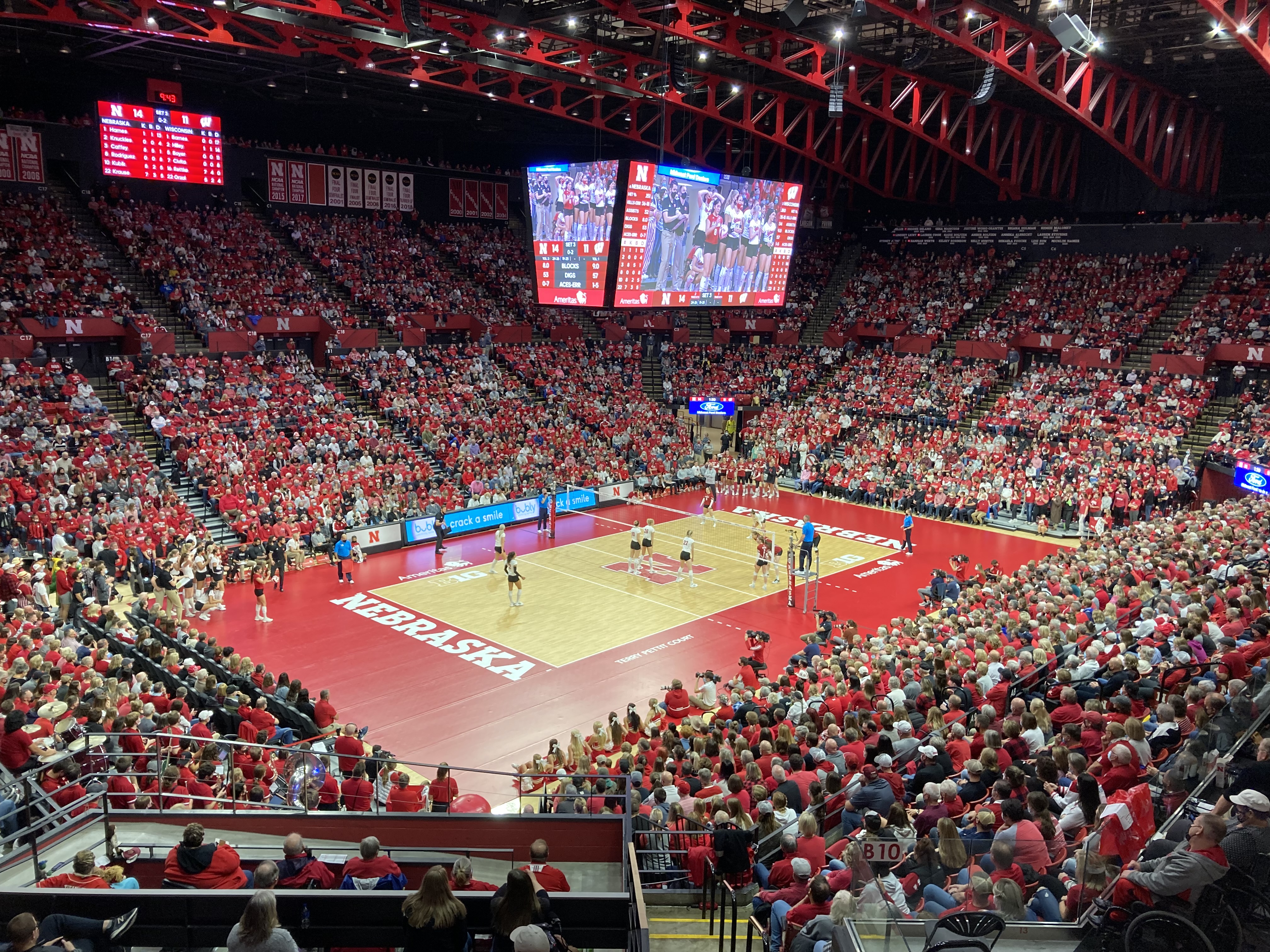 Huskers ready for 300th consecutive sellout