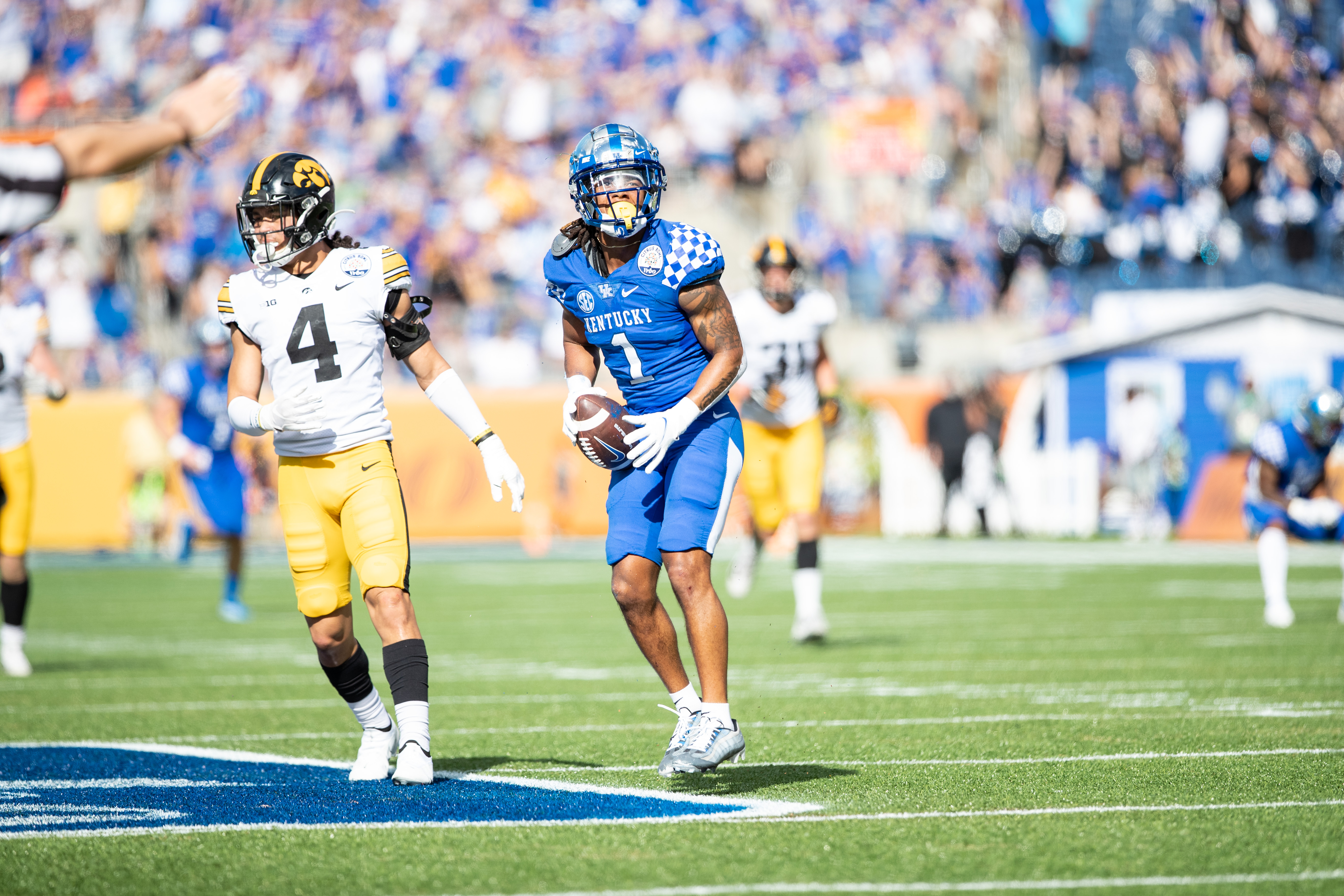 Score updates Kentucky vs Iowa college football Citrus Bowl