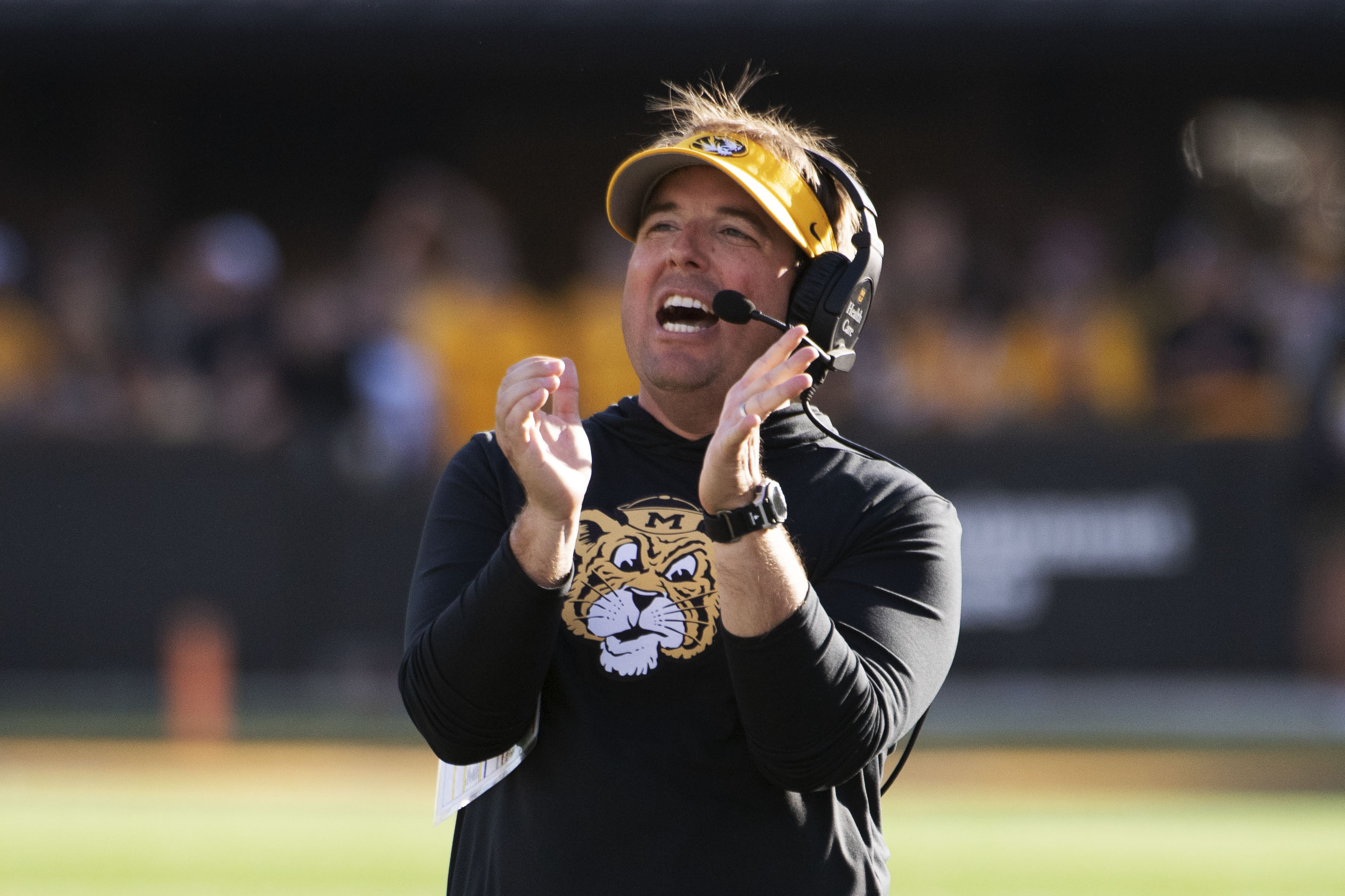 Head Coach Eli Drinkwitz tweets cryptic Cubs W flag, one day after  tweeting buckle up! : r/miz