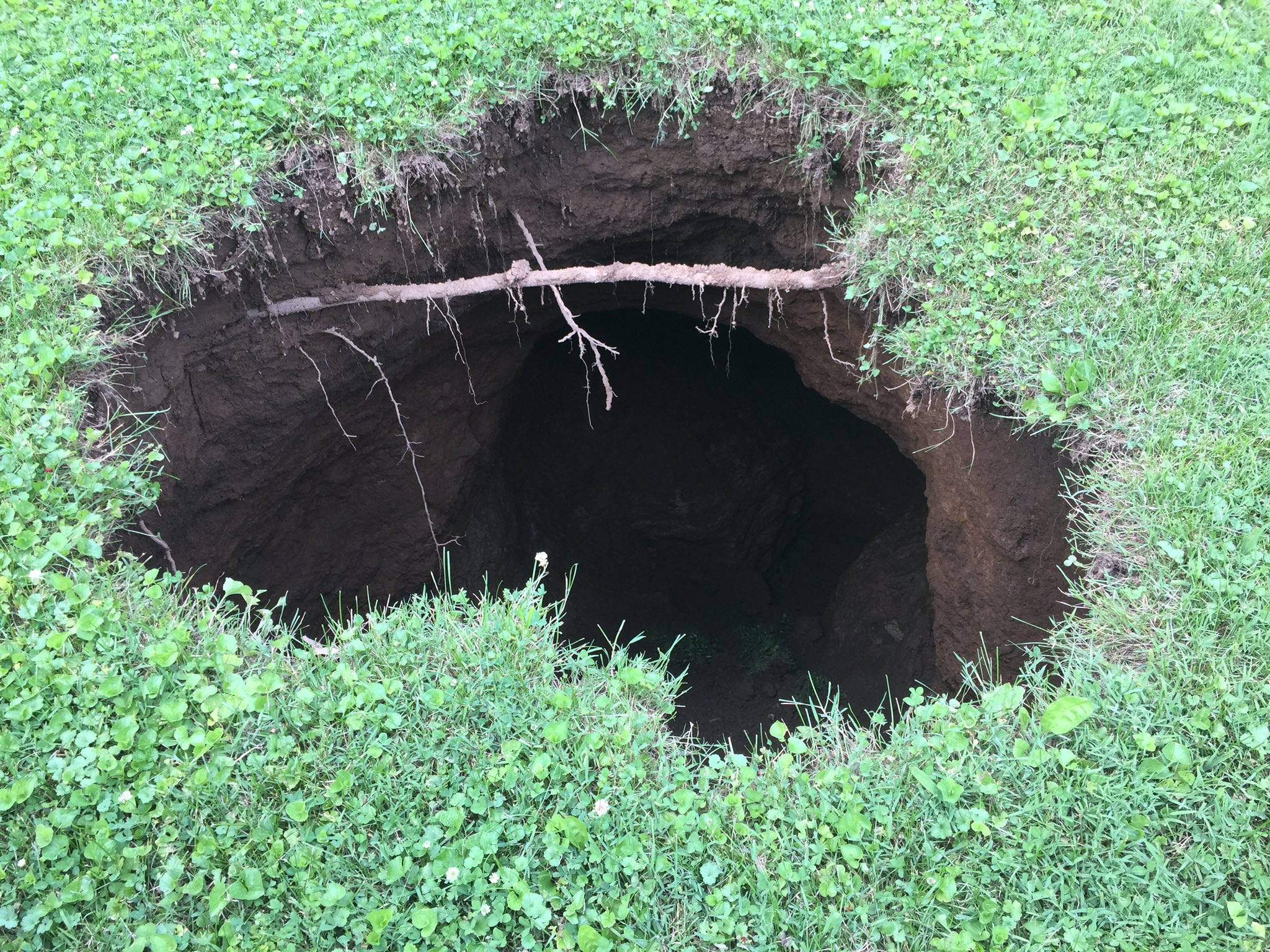 Lexington Sinkhole: Crews to further examine 30-foot hole's impact