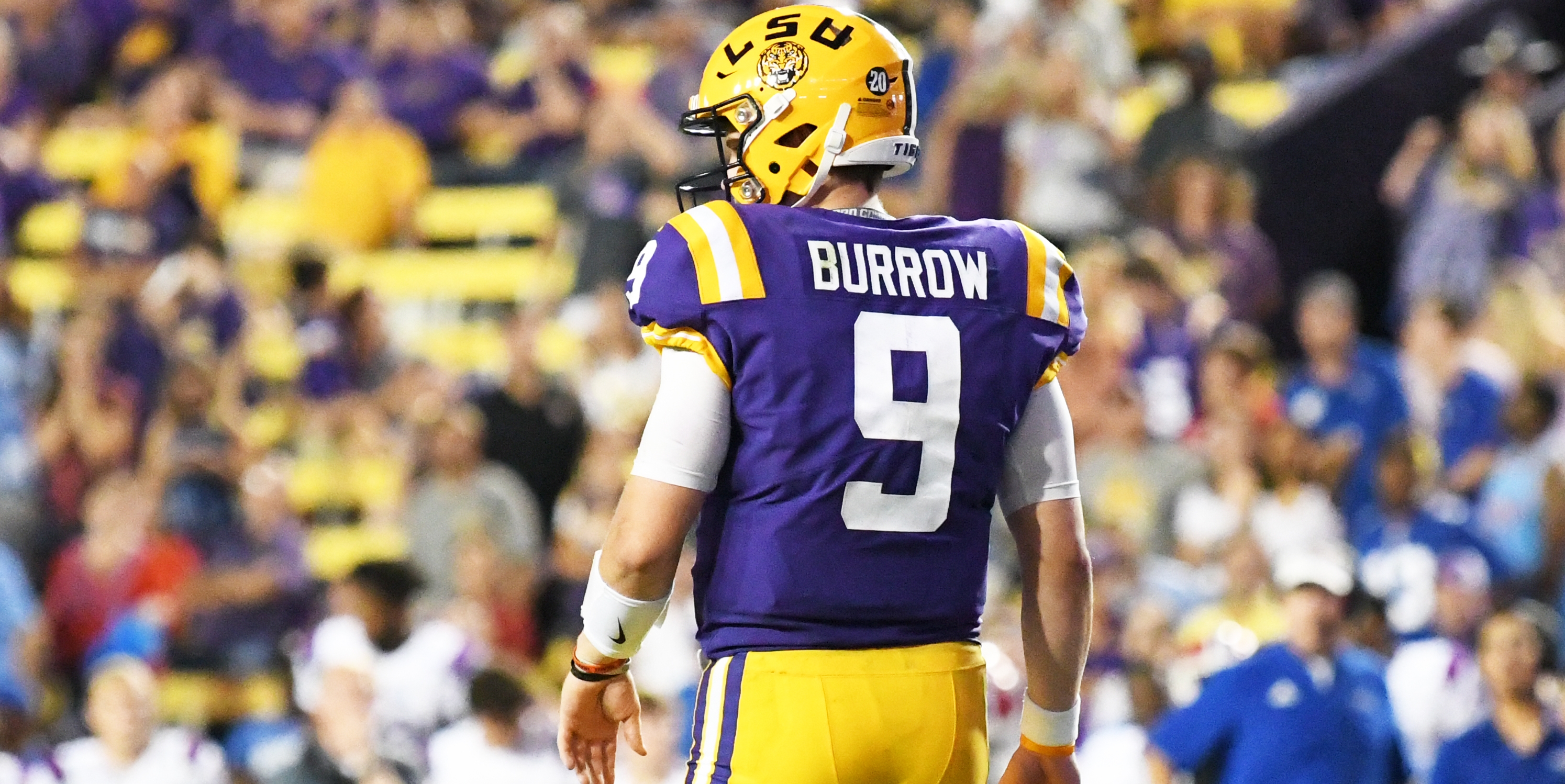 Joe Burrow wins the Manning Award