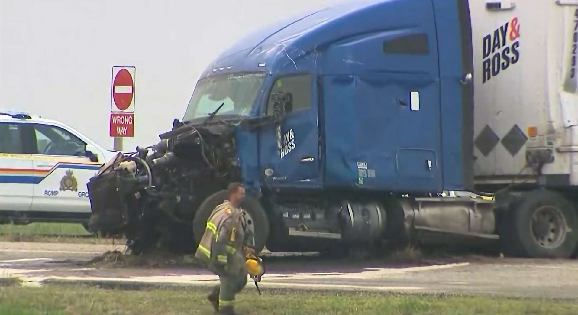 Truck involved in Humboldt Broncos bus crash identified 