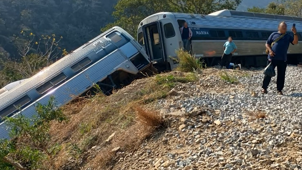 Train derails in southern Mexico, killing at least 13 and injuring