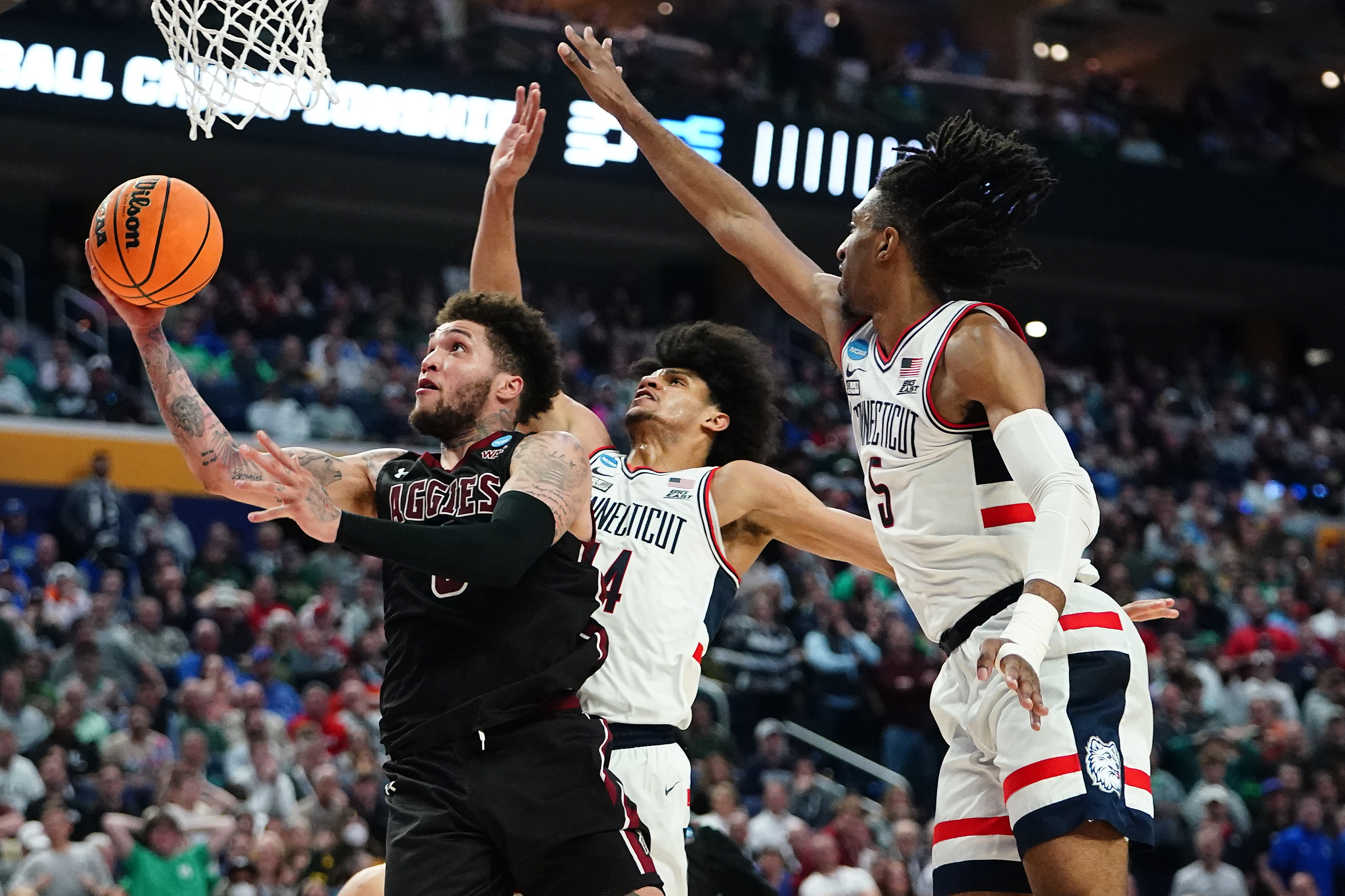 Teddy Allen scoring in 'Buckets' for New Mexico State; facing Arkansas  Saturday