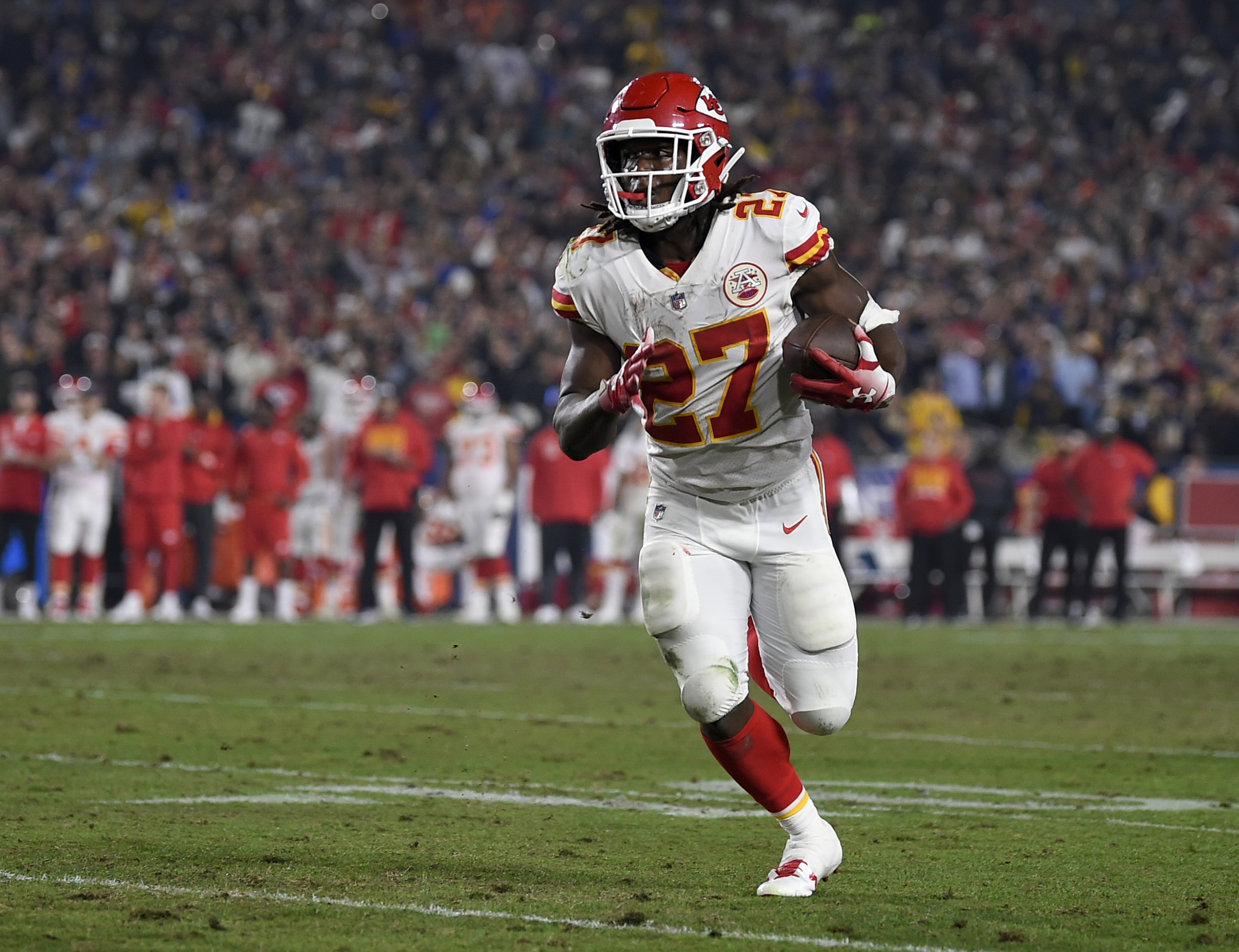 Kareem Hunt Released by Chiefs After Video Shows Altercation With Woman