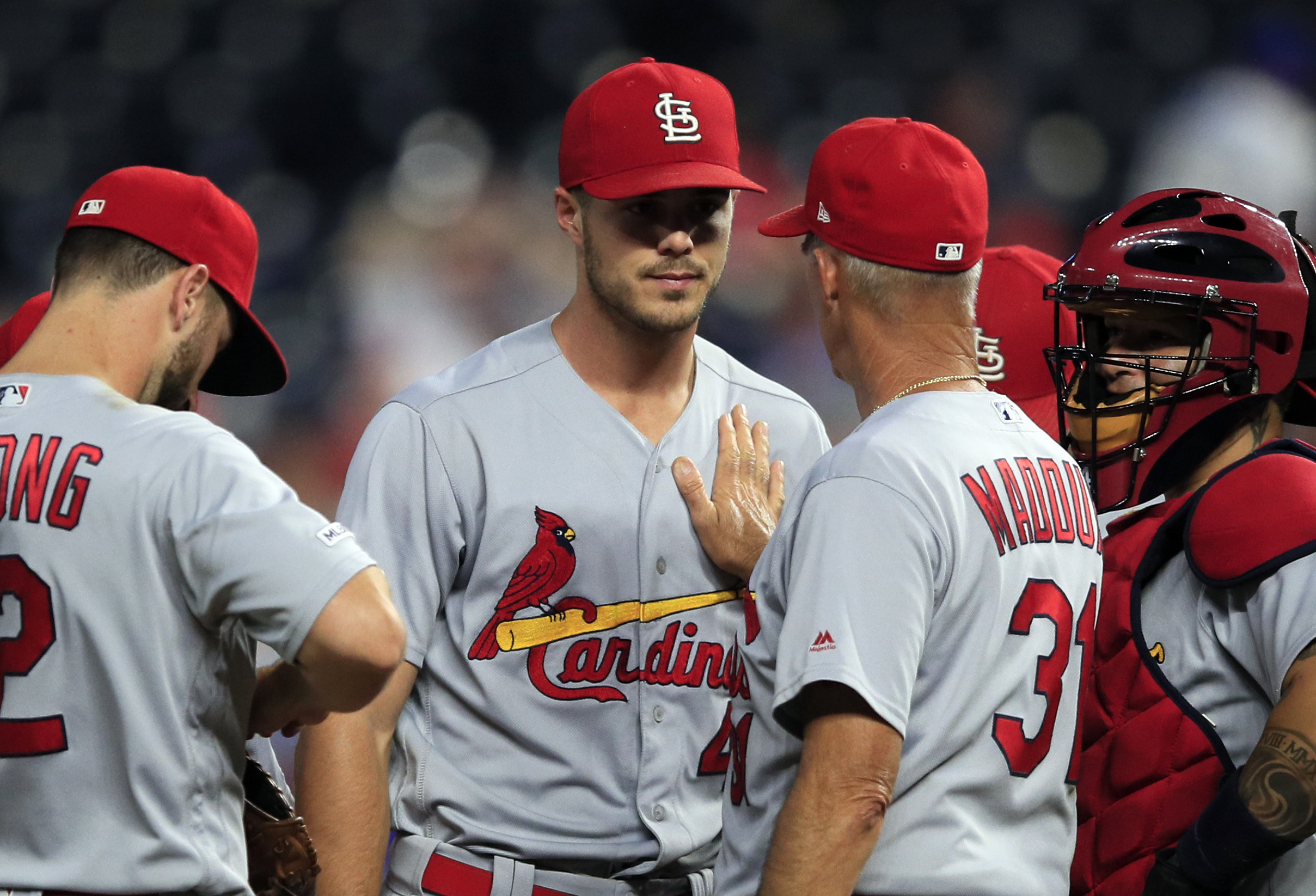 Cardinals' Adam Wainwright back in 2023; coaching staff to change