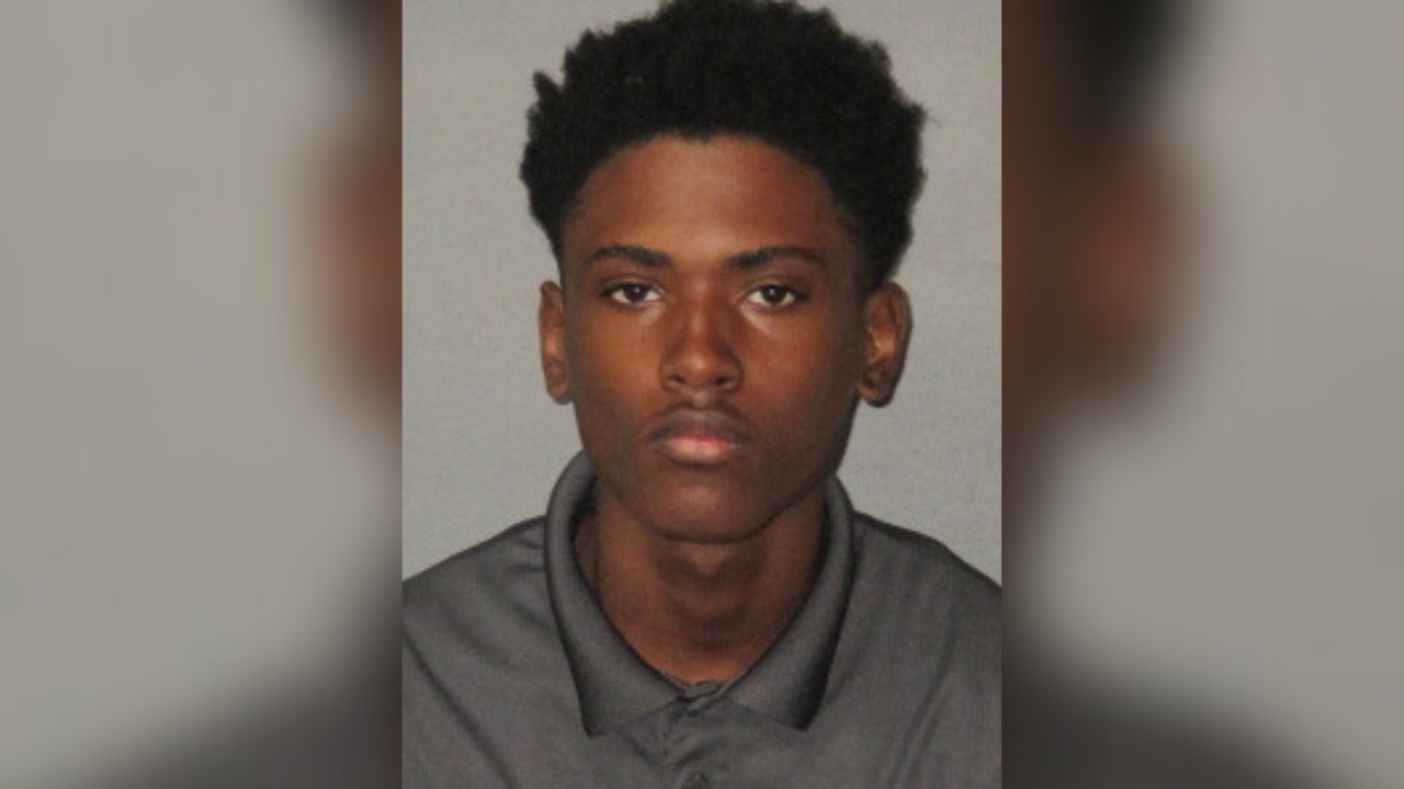 Chaildxxx - 18-year-old arrested on child porn charges, arrest report says