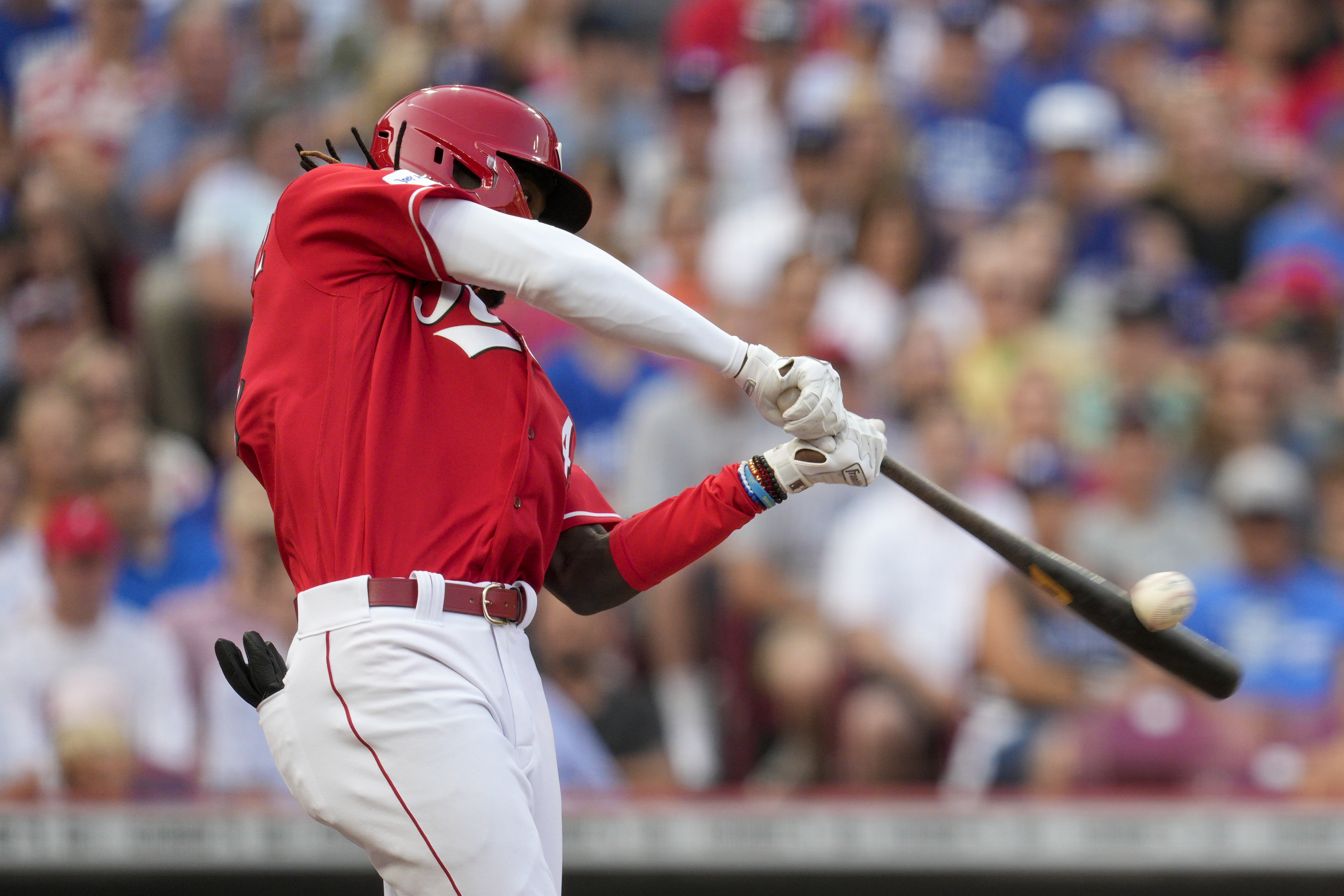 WATCH: Reds rookie Elly De La Cruz's first MLB home run almost
