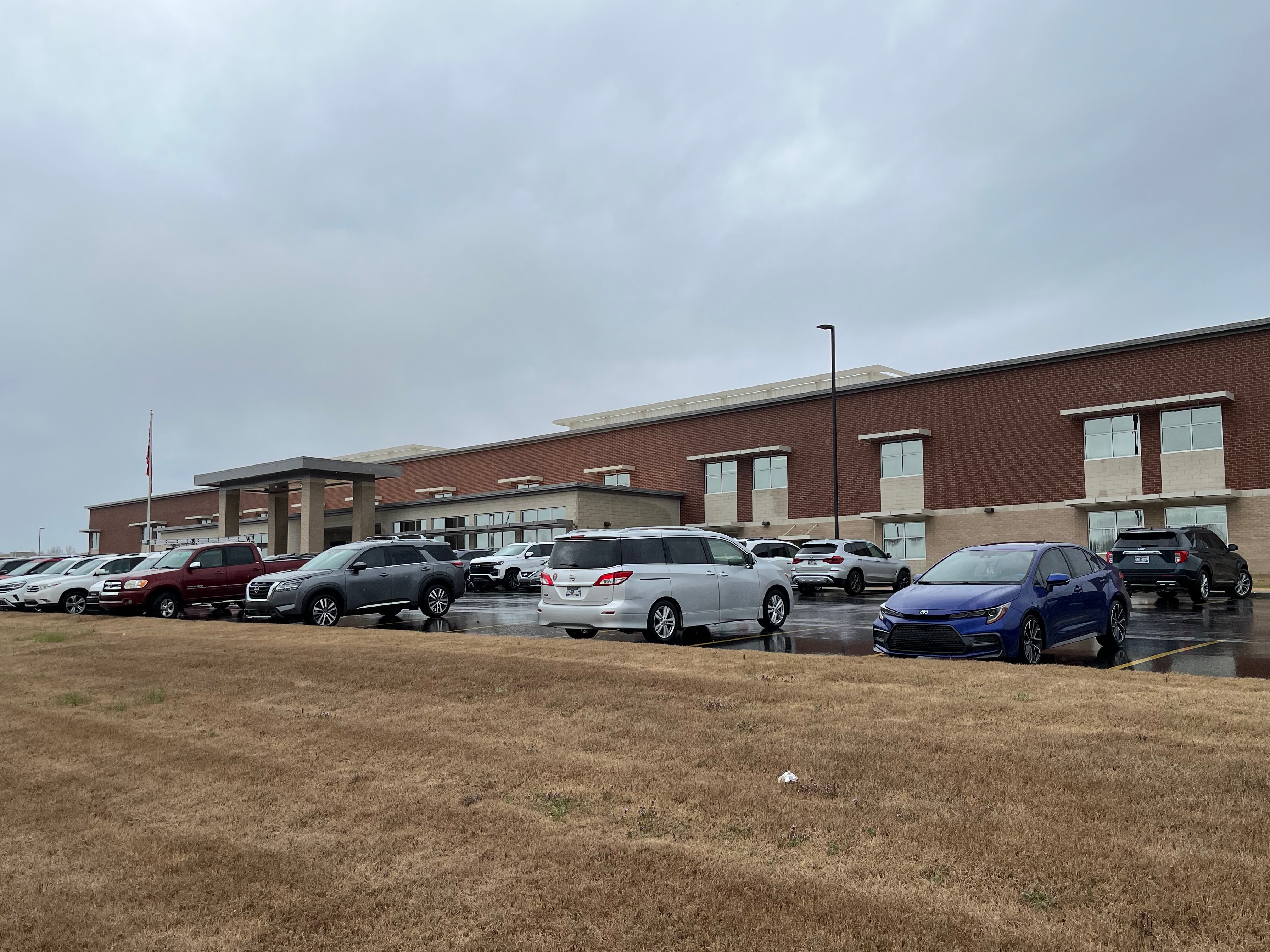 Clarksville school dismisses after fire alarm leaves students in