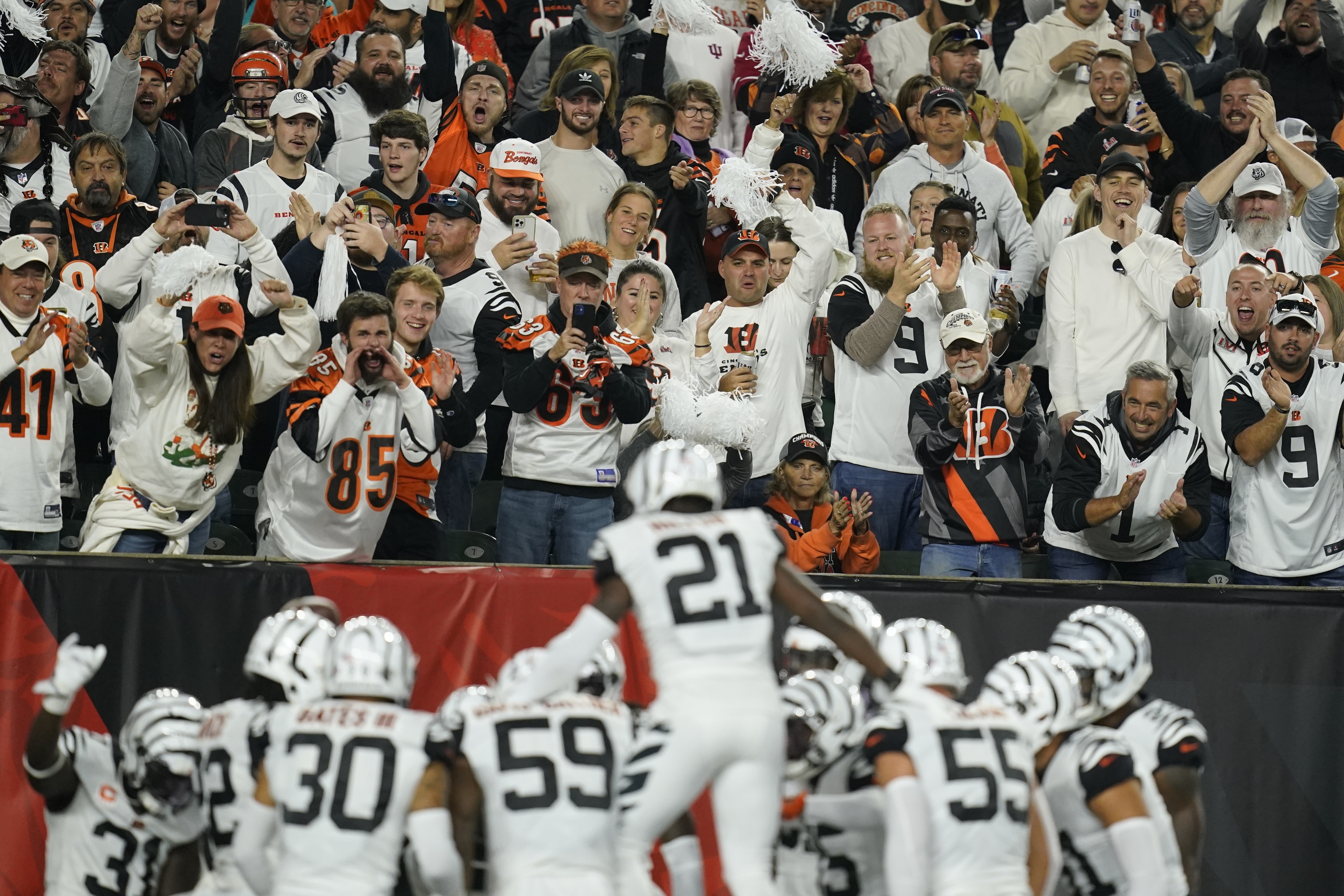 Bengals debut all-white uniforms on Thursday Night Football: Best
