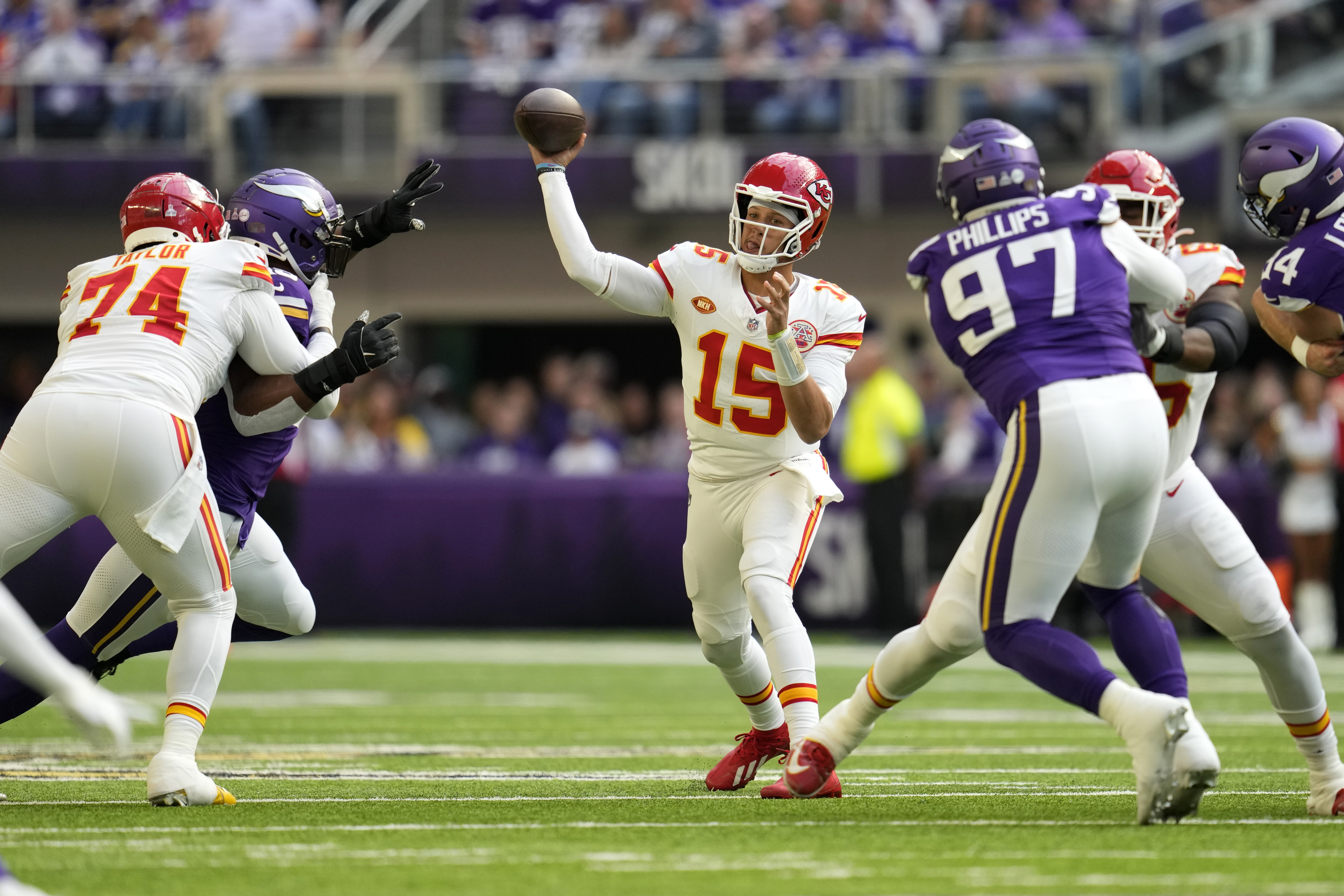 Patrick Mahomes's ankle injury: No halftime treatment in Super