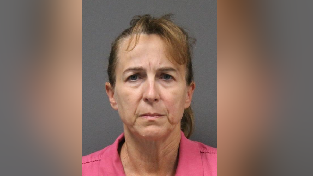 Woman charged with fatally stabbing 82-year-old father, say Horn Lake police