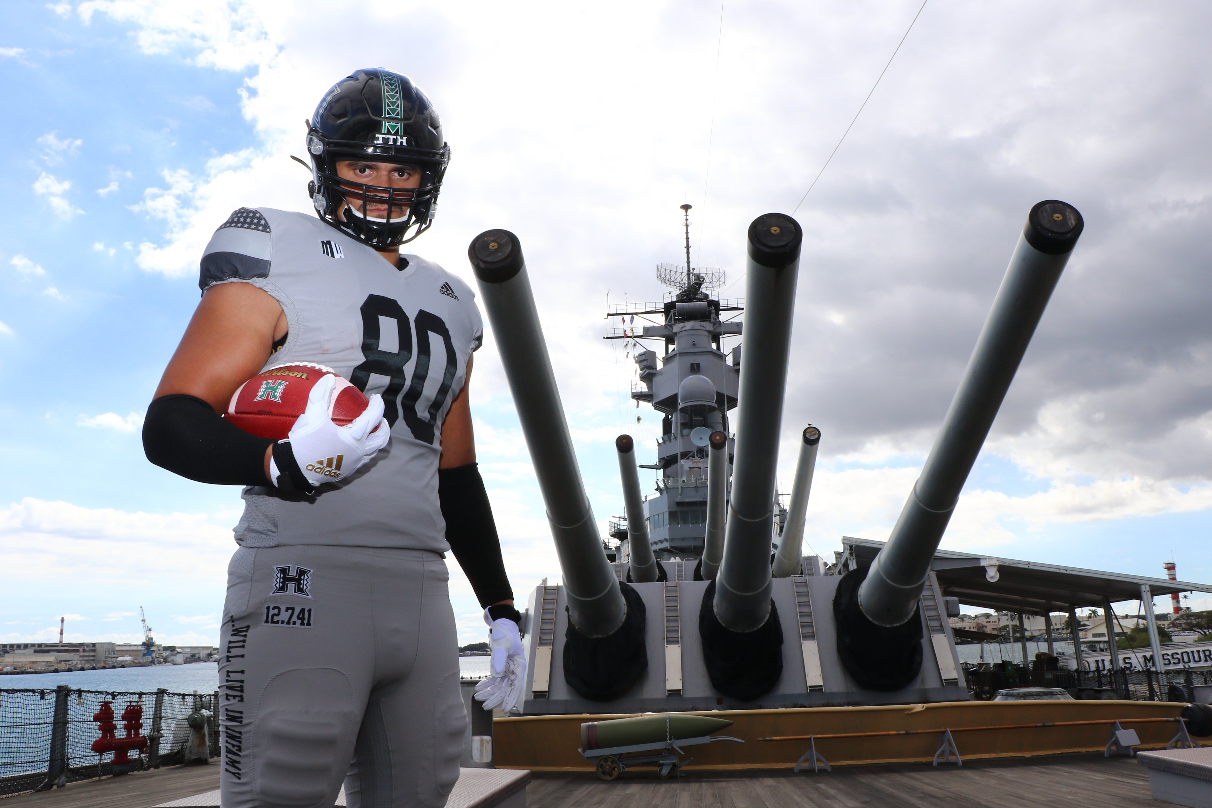 UH's beloved uniforms spotlighted at CFB Hall of Fame