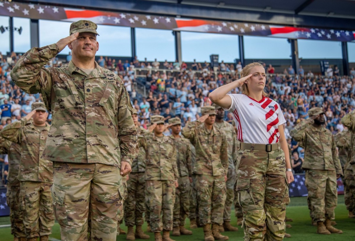 1st Infantry Division, Fort Riley Welcome Kansas City Chiefs, Article