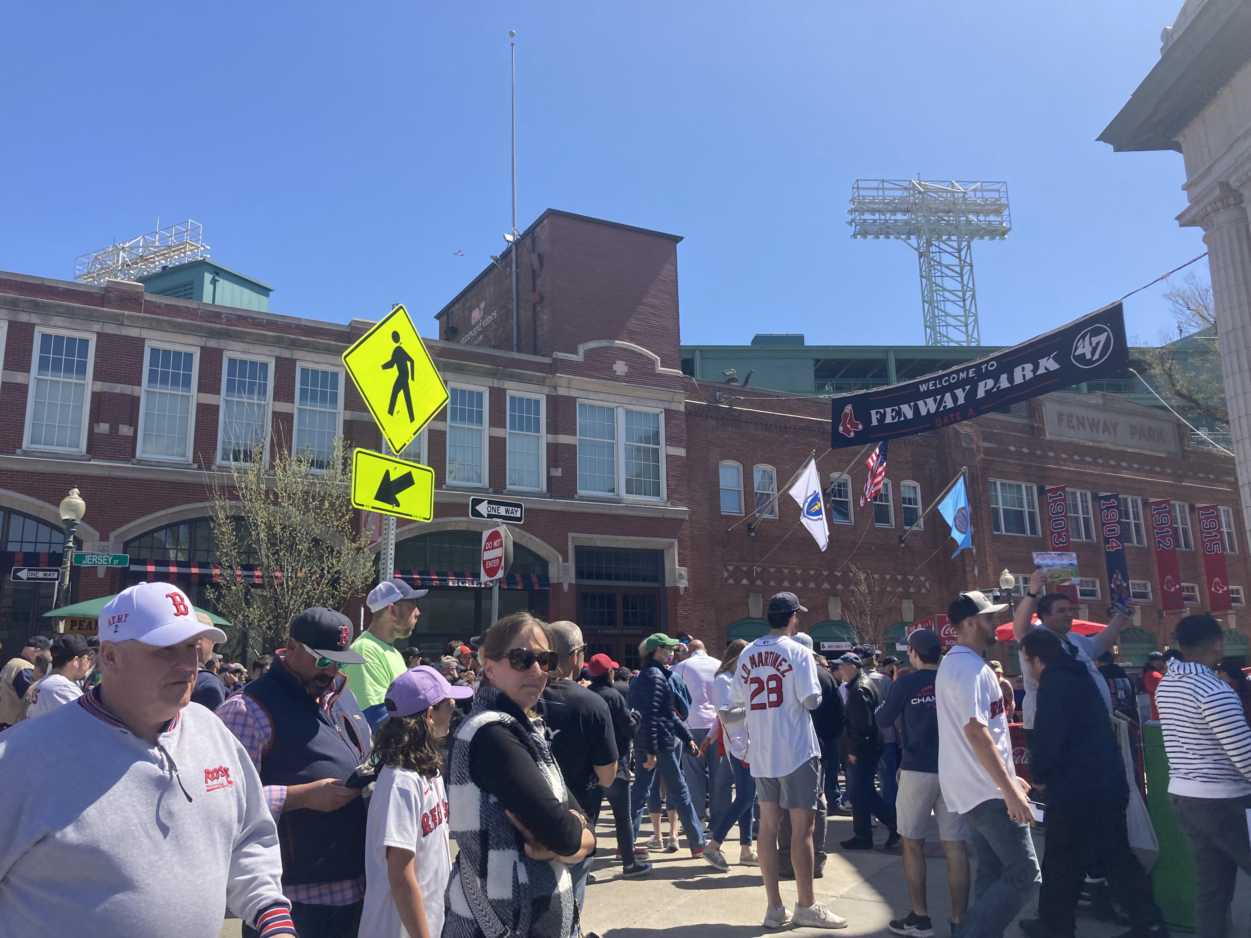 GALLERY: Crowds return to Fenway for Opening Weekend – The Daily