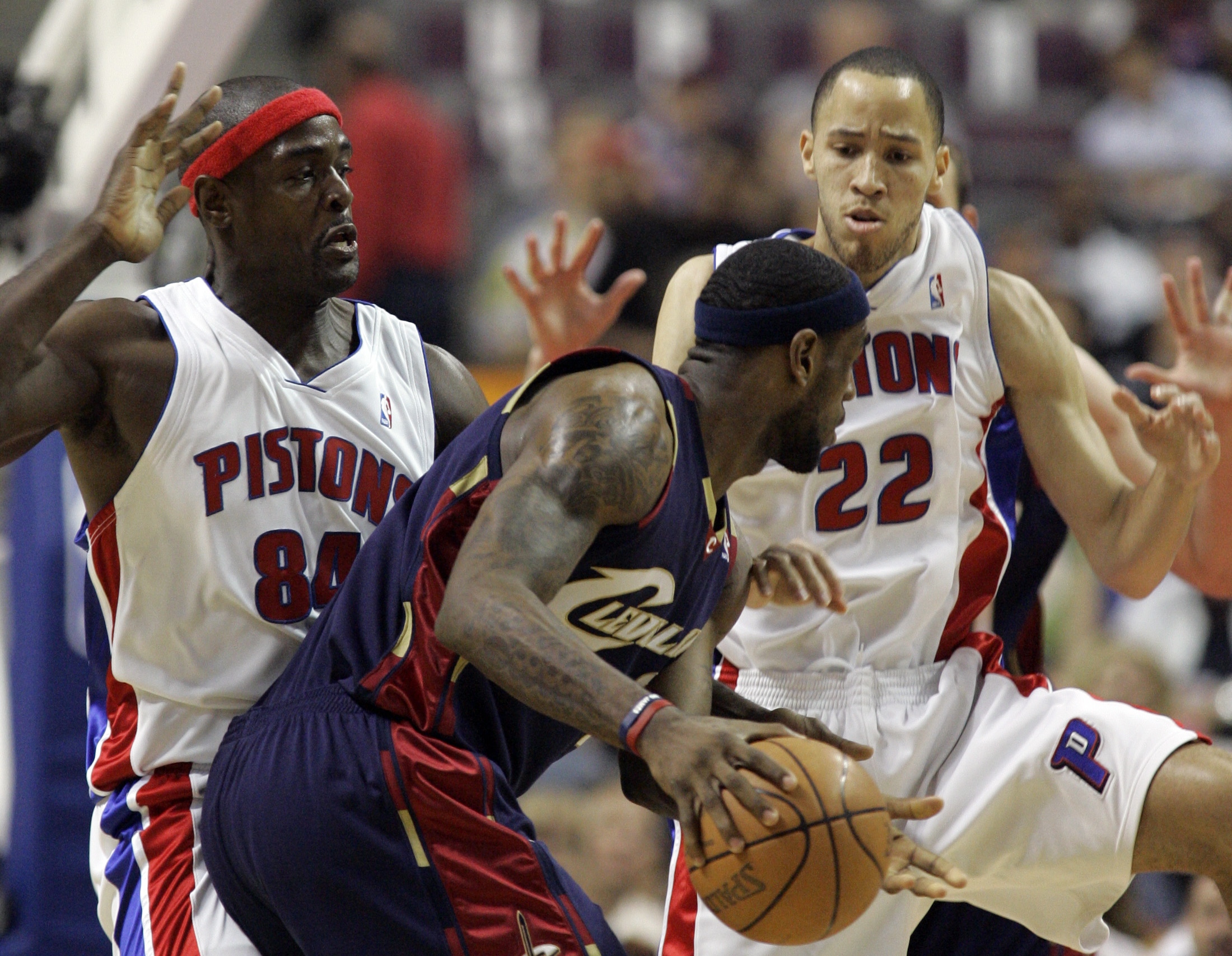 LeBron scores the final 25 points for Cavaliers in 2OT win vs. Pistons in  2007 ECF