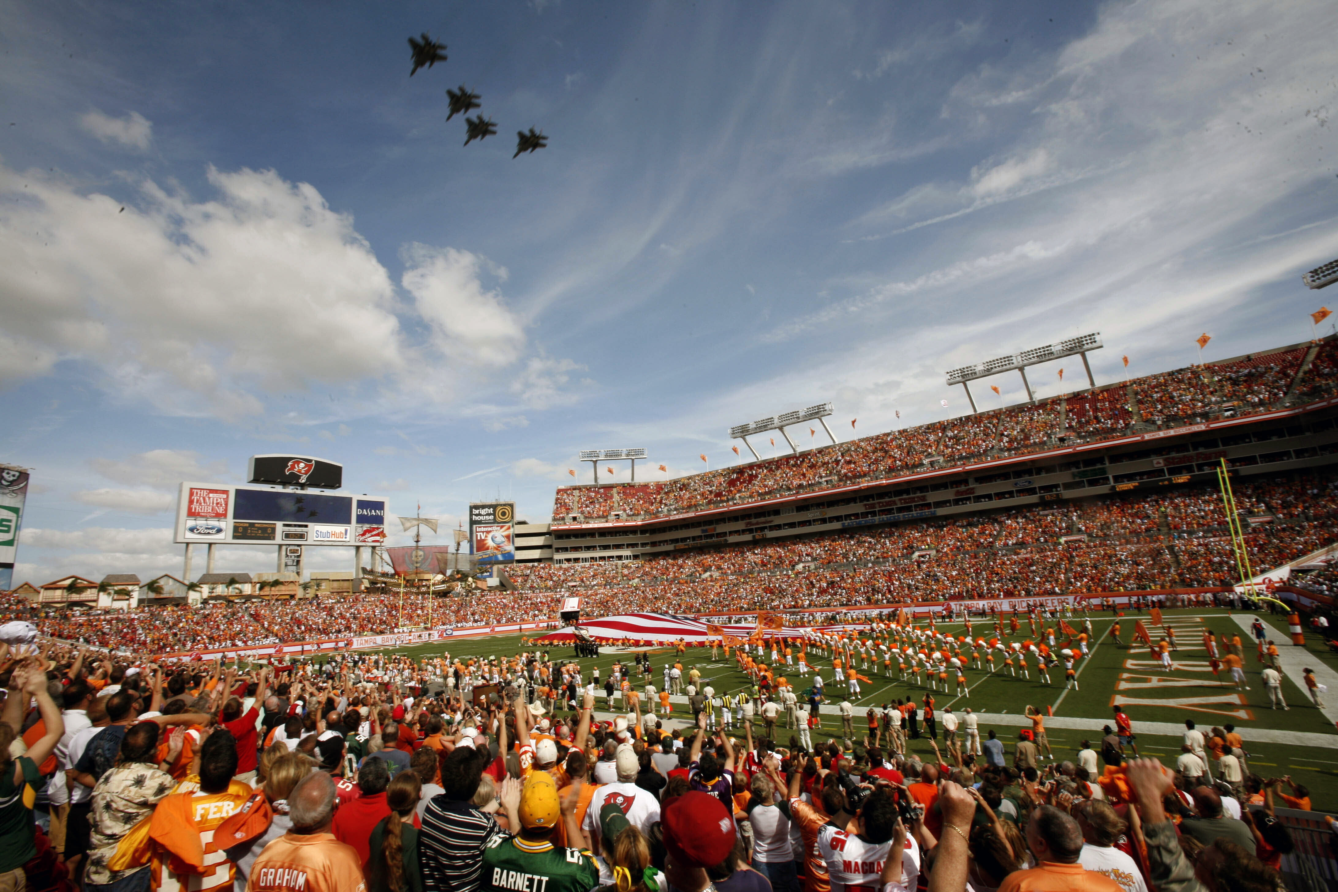 Bucs fans pumped up for the Big Game, Sports