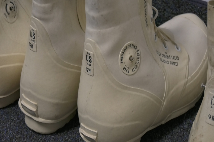 U.S. Military Bata Bunny Boots White