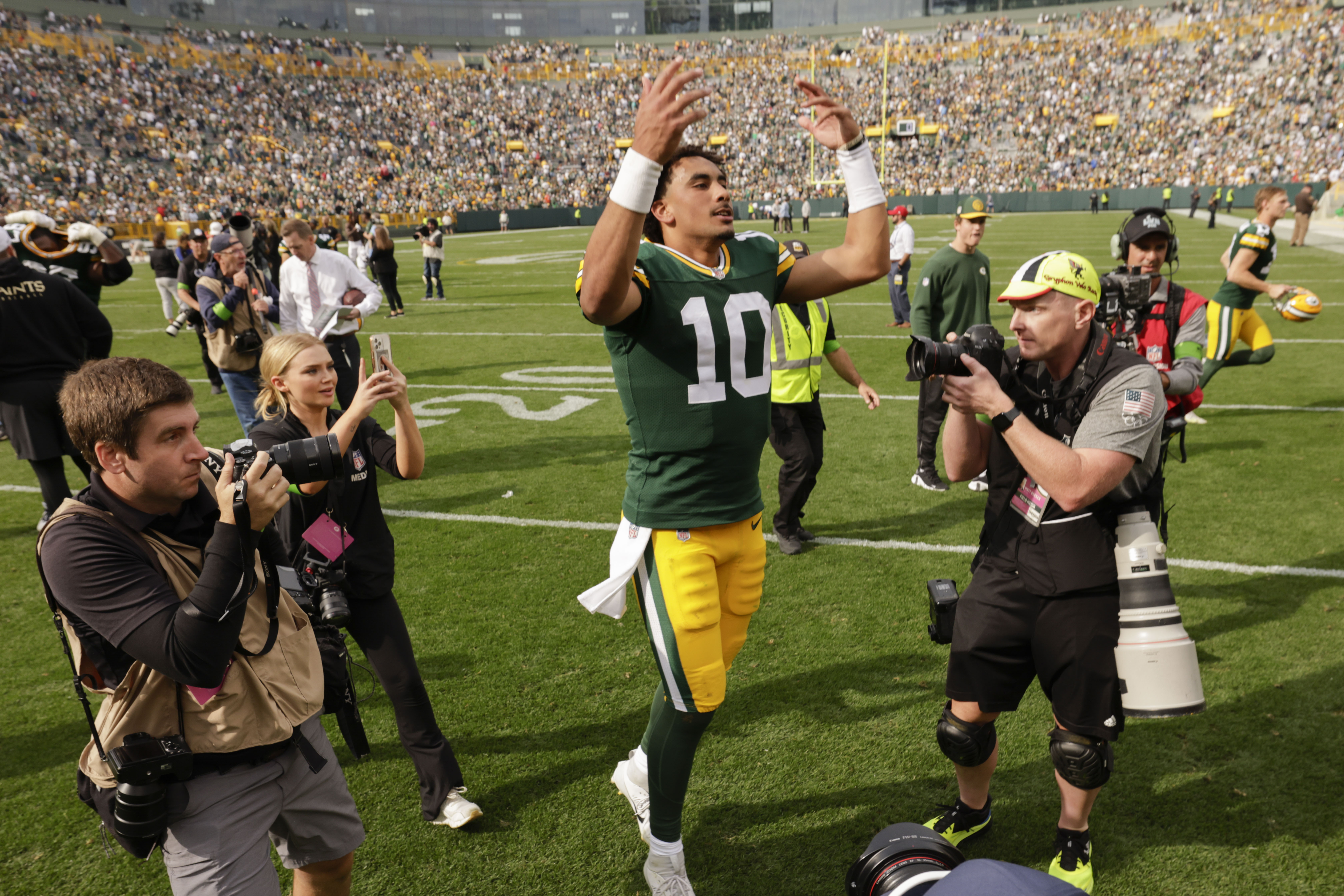 Continued belief leads to Packers comeback win in Love's first Lambeau start