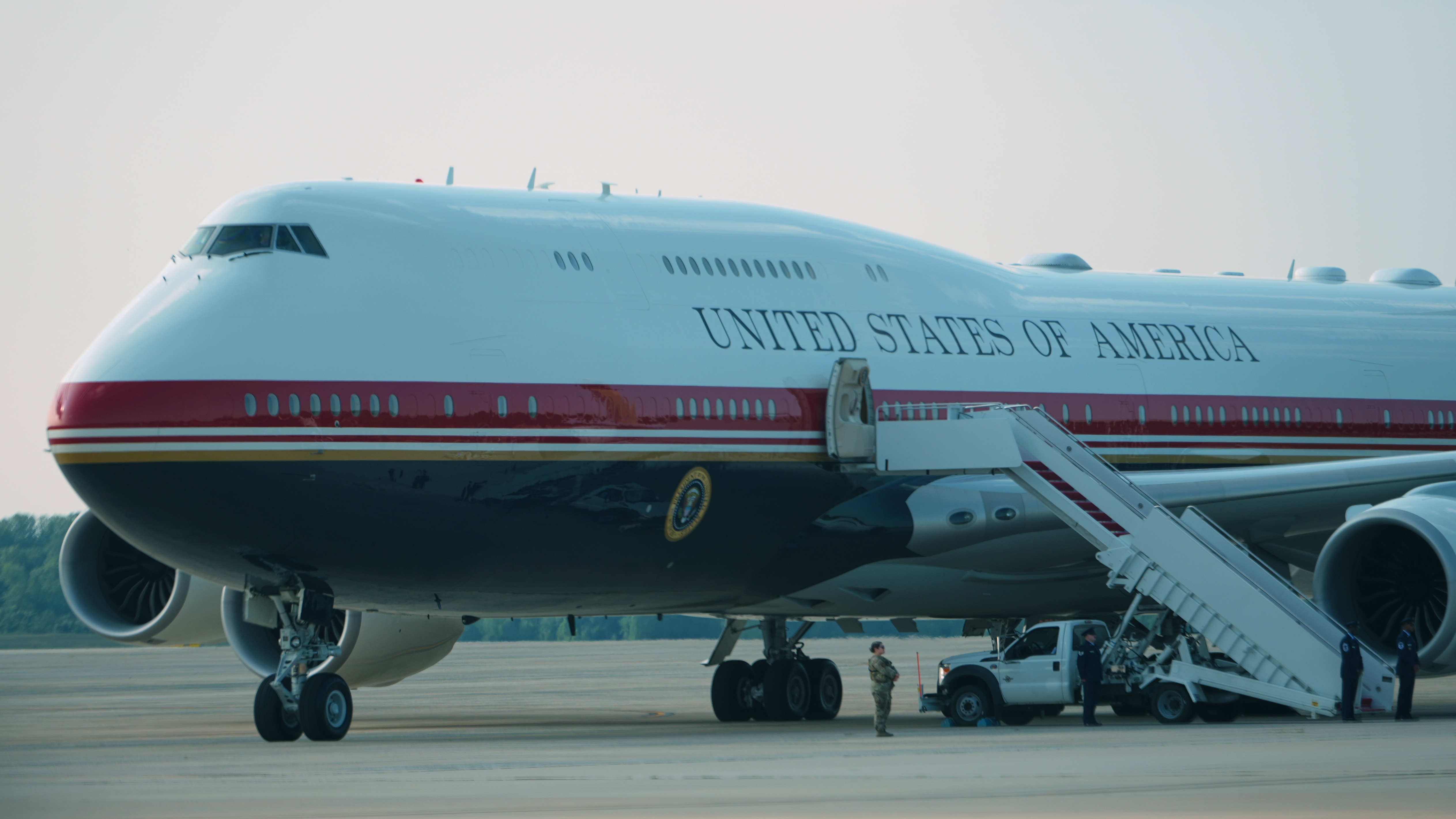 Trump takes inaugural flight aboard the new Air Force One, calls