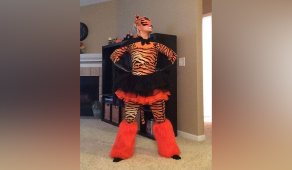 TikTok-Famous Cincinnati Suit Maker Dresses Bengals Players for the Super  Bowl, Sports & Recreation, Cincinnati