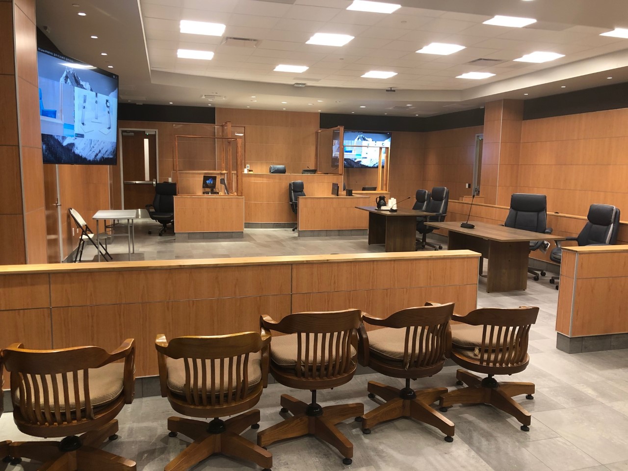 Mid-South courts report closures due to winter weather
