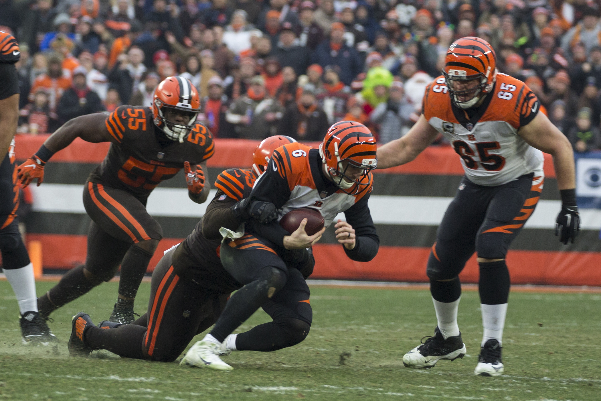 PHOTOS: Browns hold off Bengals for season sweep, 26-18