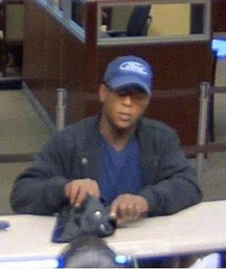 Police, FBI investigating bank robbery on Ogeechee Road