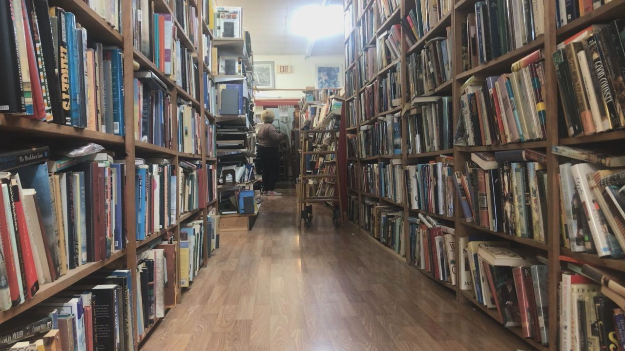 Iconic bookstore in Horse Cave closing after 40 years