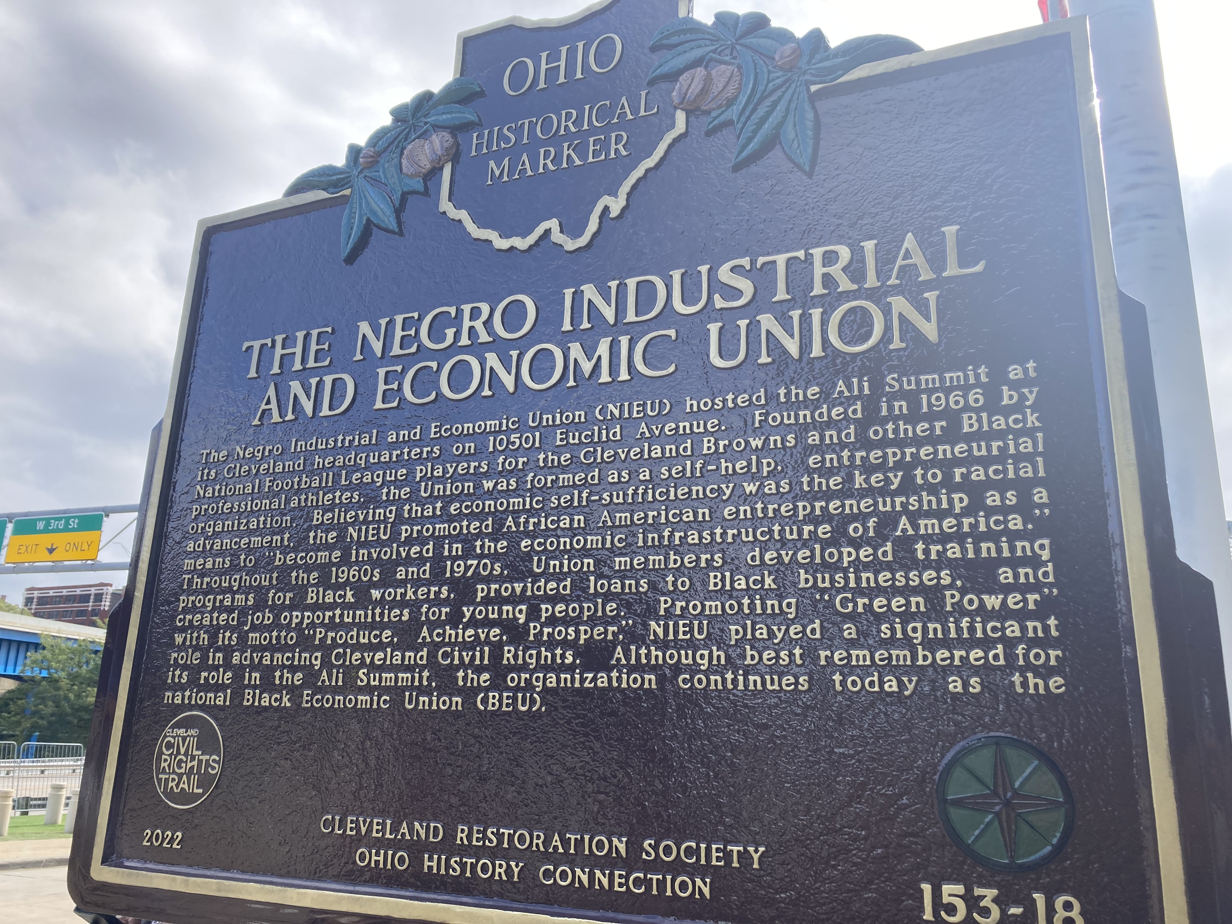 The Next 400: Ohio historical marker unveiled at Cleveland Browns