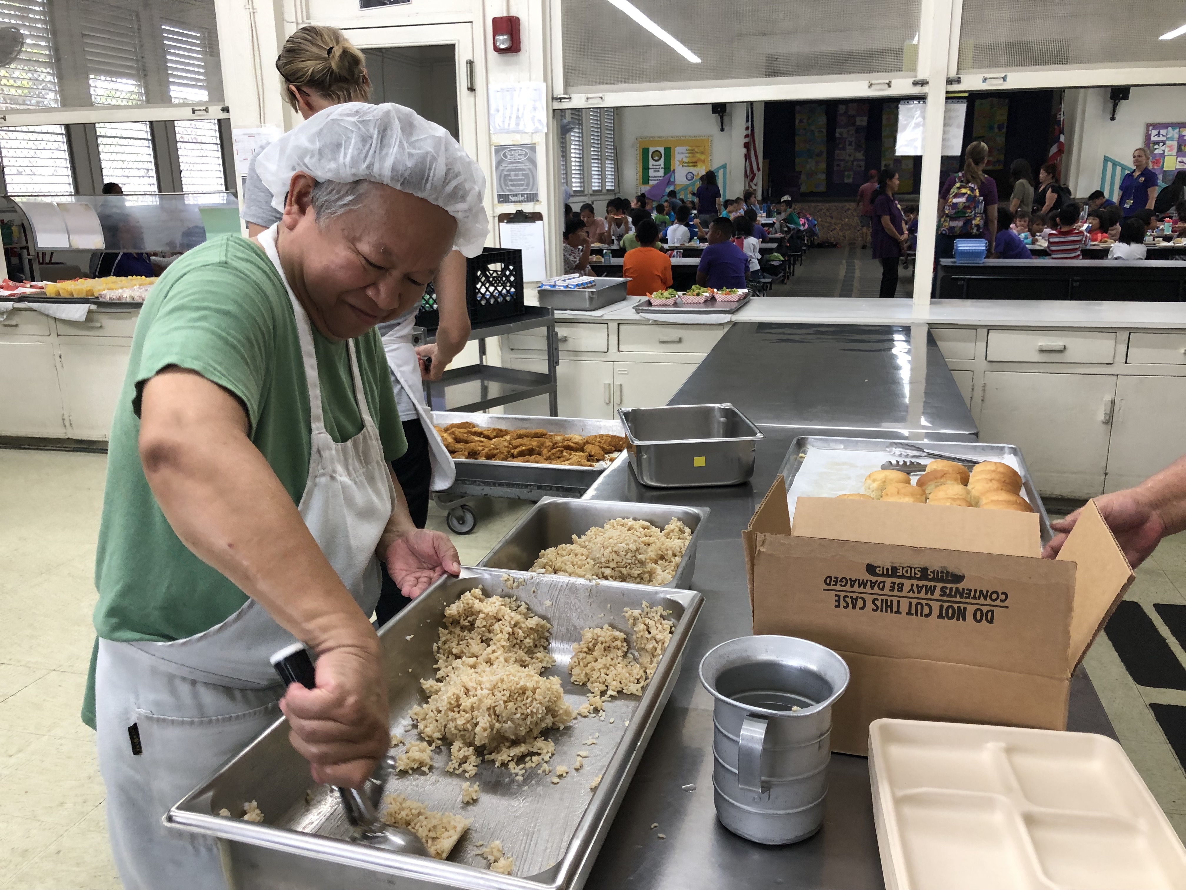 Dozens of schools and even a food truck are feeding Hawaii kids ...