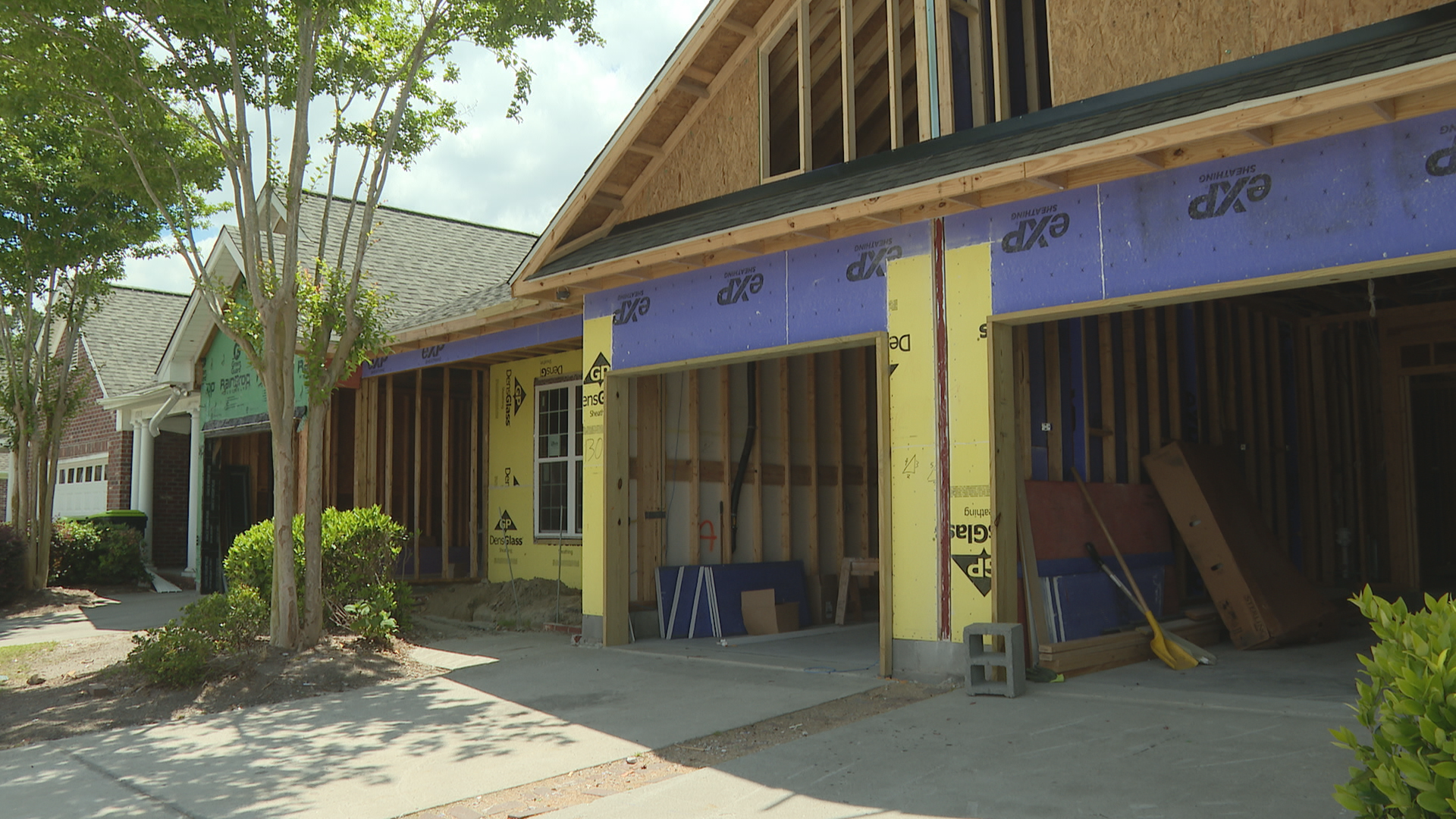WECT INVESTIGATES: Leland neighborhood still rebuilding one year