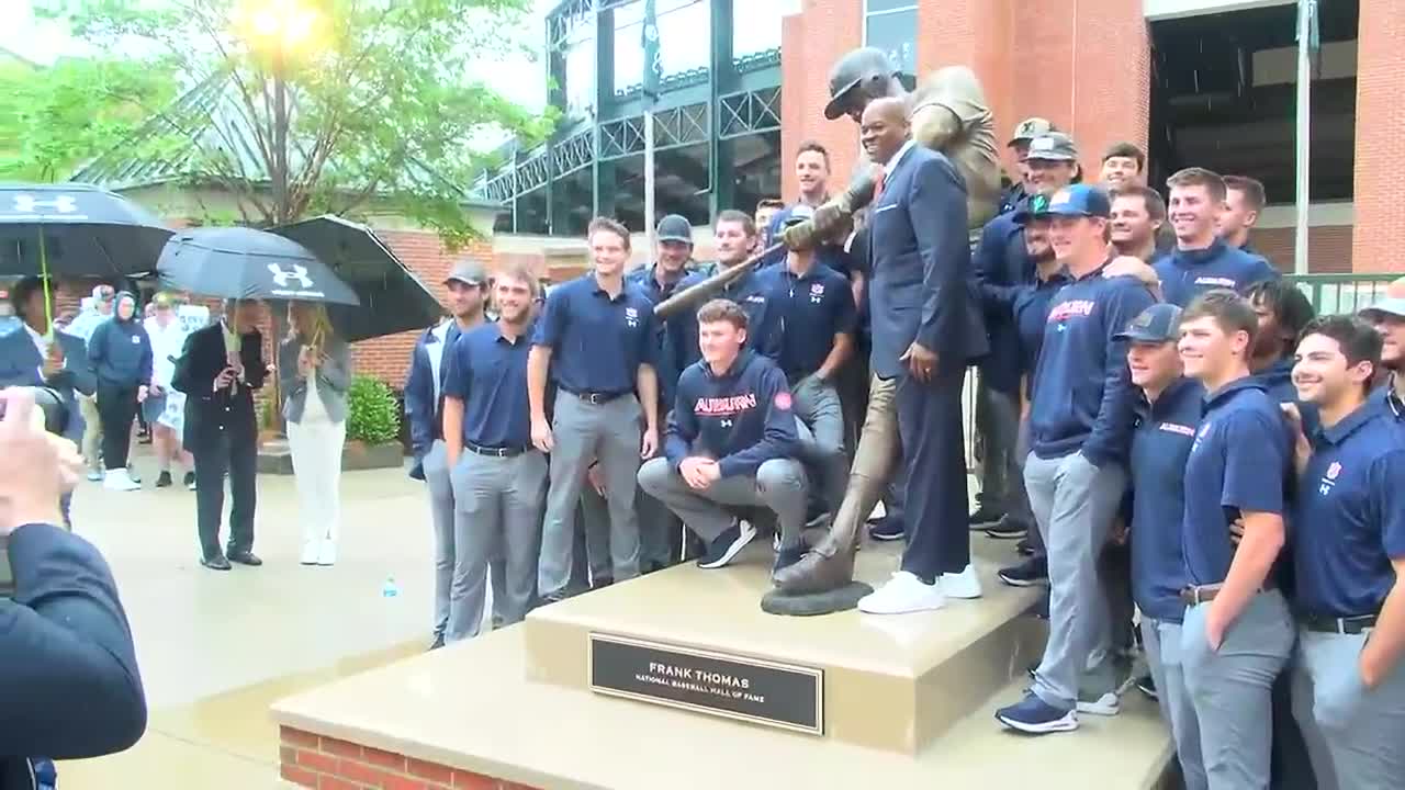 Auburn set to honor Frank Thomas with statue at Plainsman Park